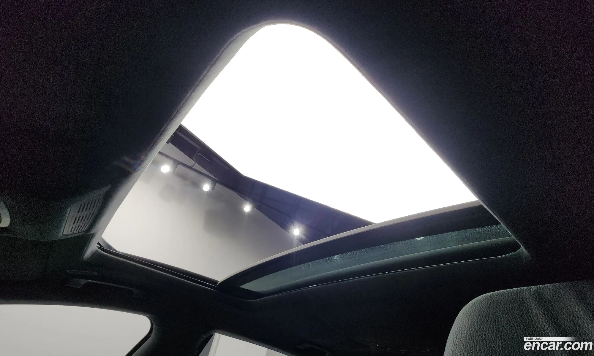 BMW 7 Series 2010 WBAKB8103AC342815 — 17