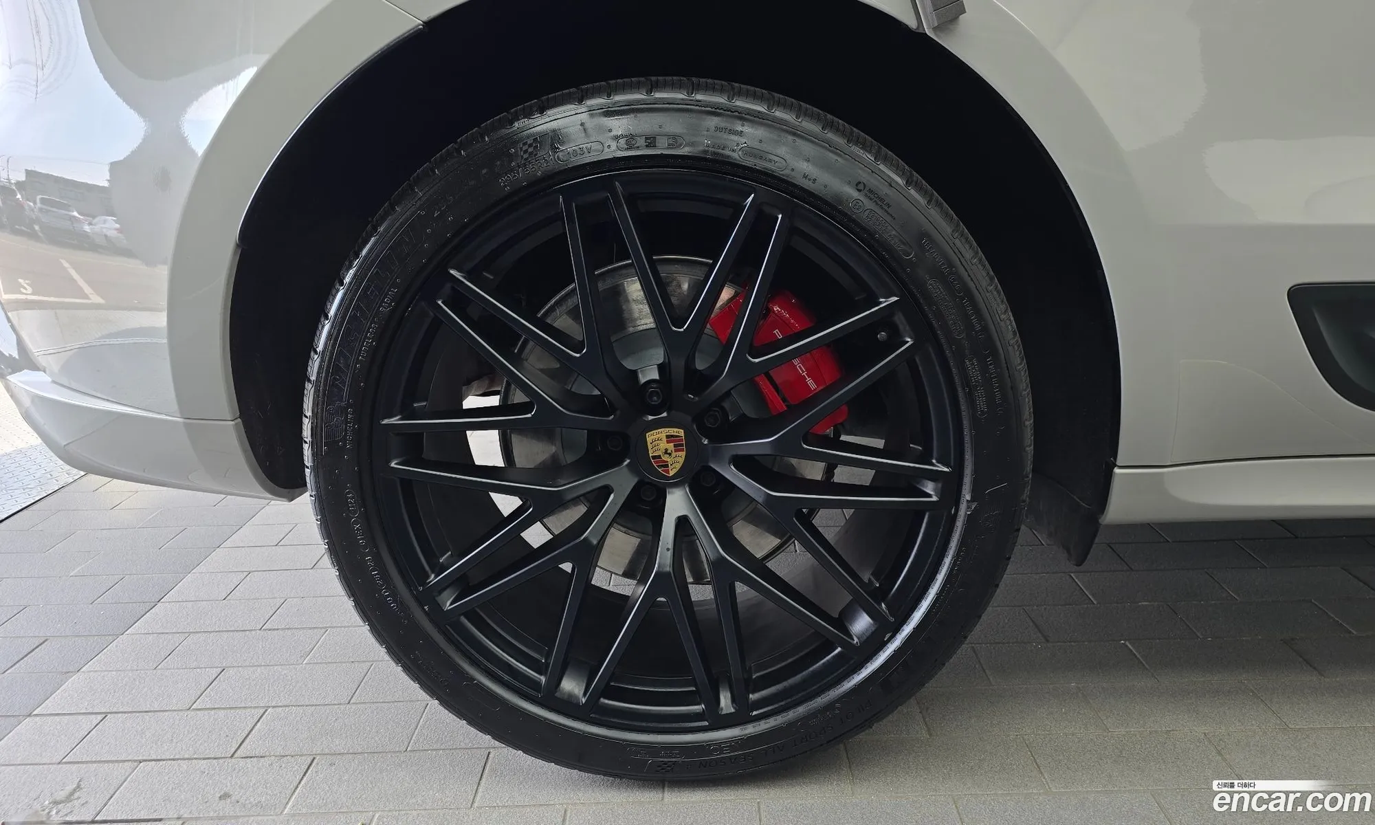 Porsche Macan 2024 WP1AF2959RLB50728 — 9