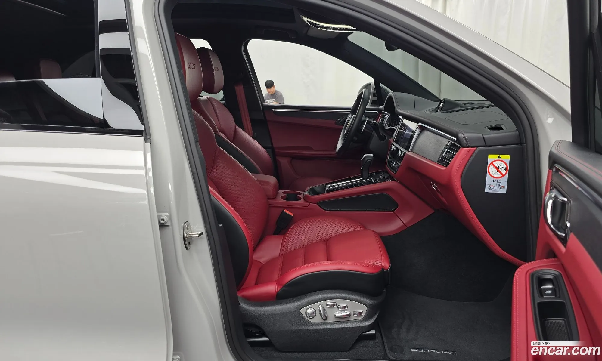 Porsche Macan 2024 WP1AF2959RLB50728 — 29