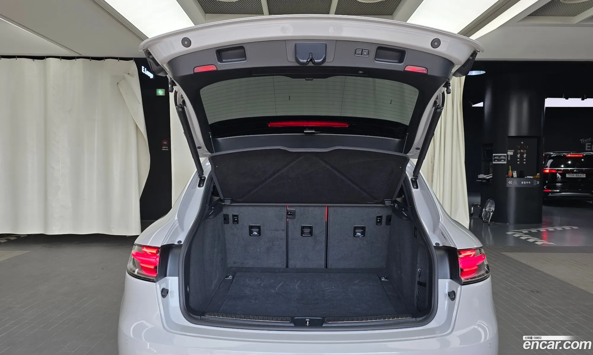 Porsche Macan 2024 WP1AF2959RLB50728 — 31