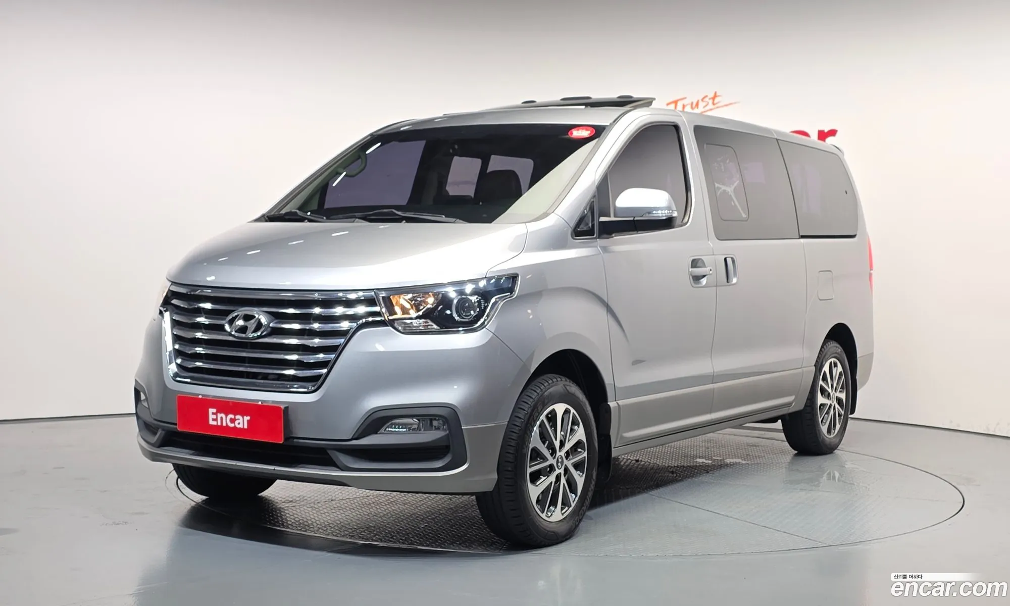 Hyundai Grand Starex 2018 — 17