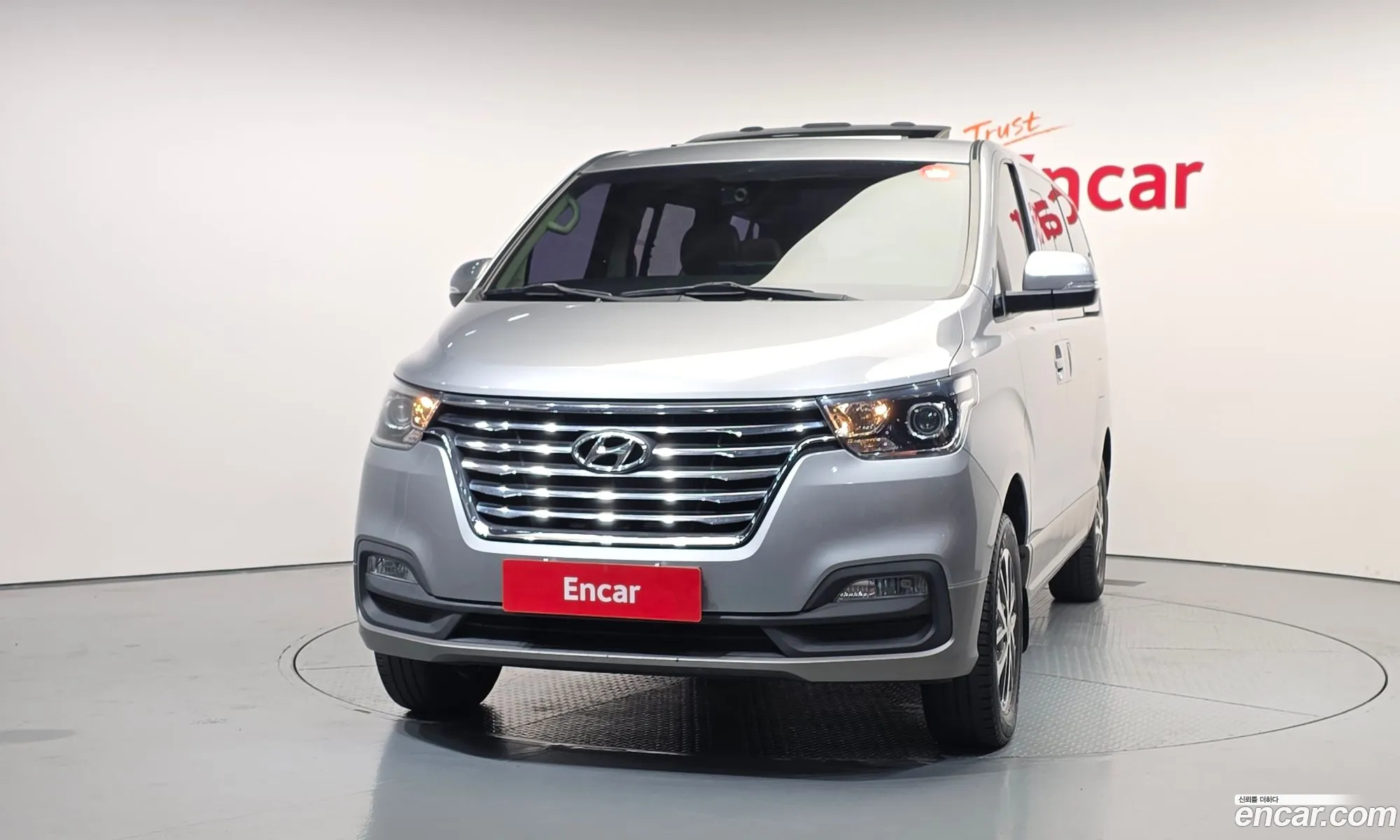 Hyundai Grand Starex 2018 — 16