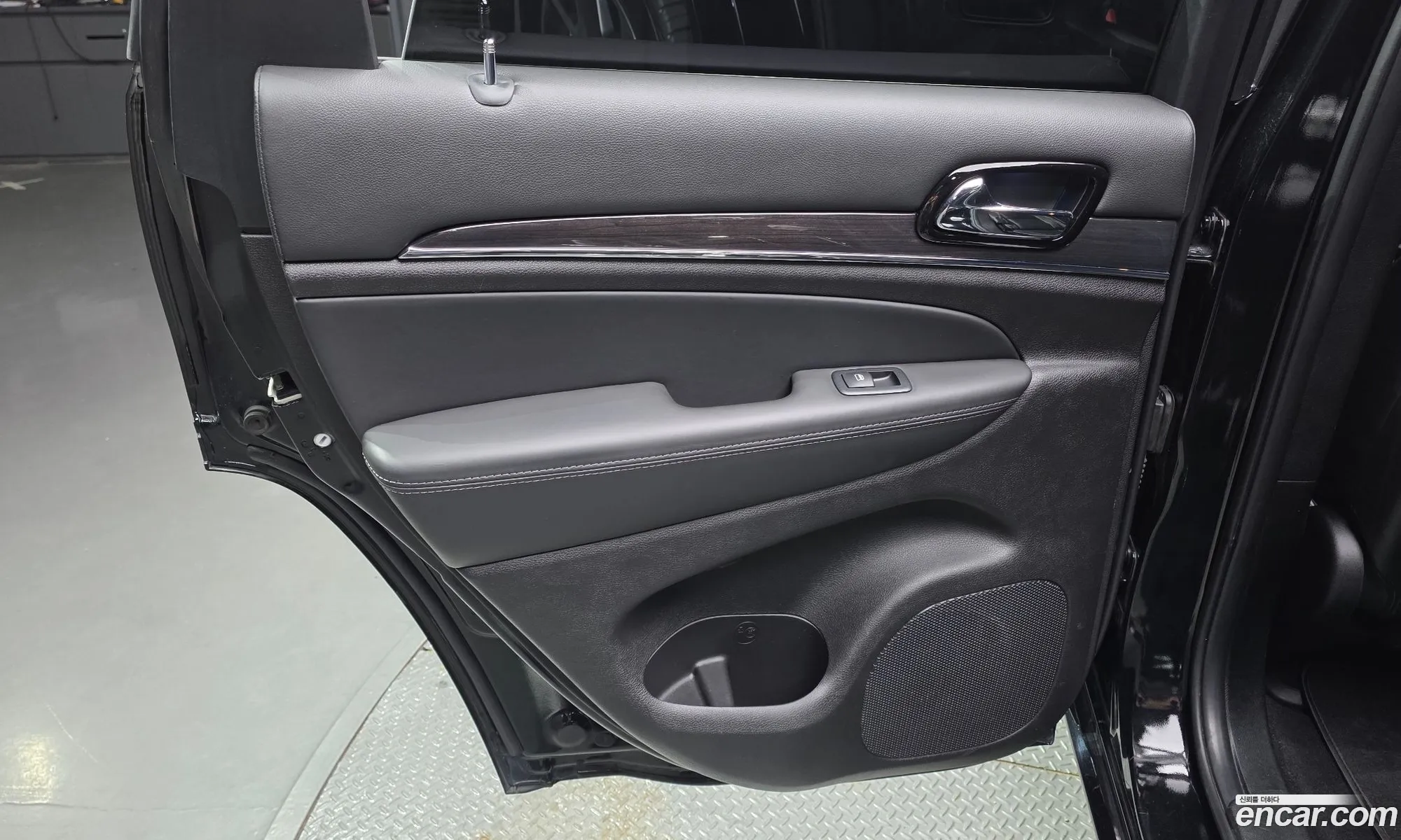 Jeep Grand Cherokee 2020 — 2