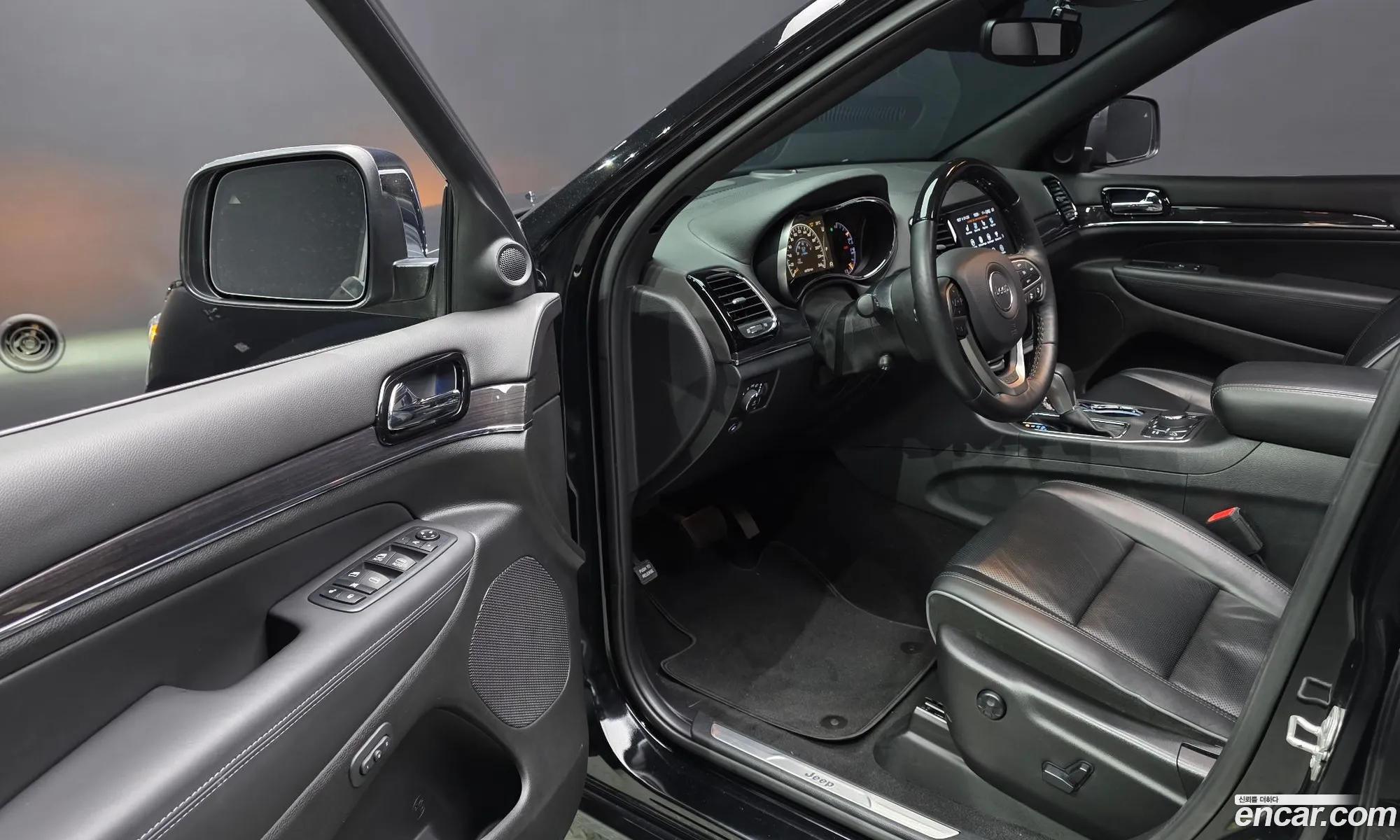 Jeep Grand Cherokee 2020 — 18