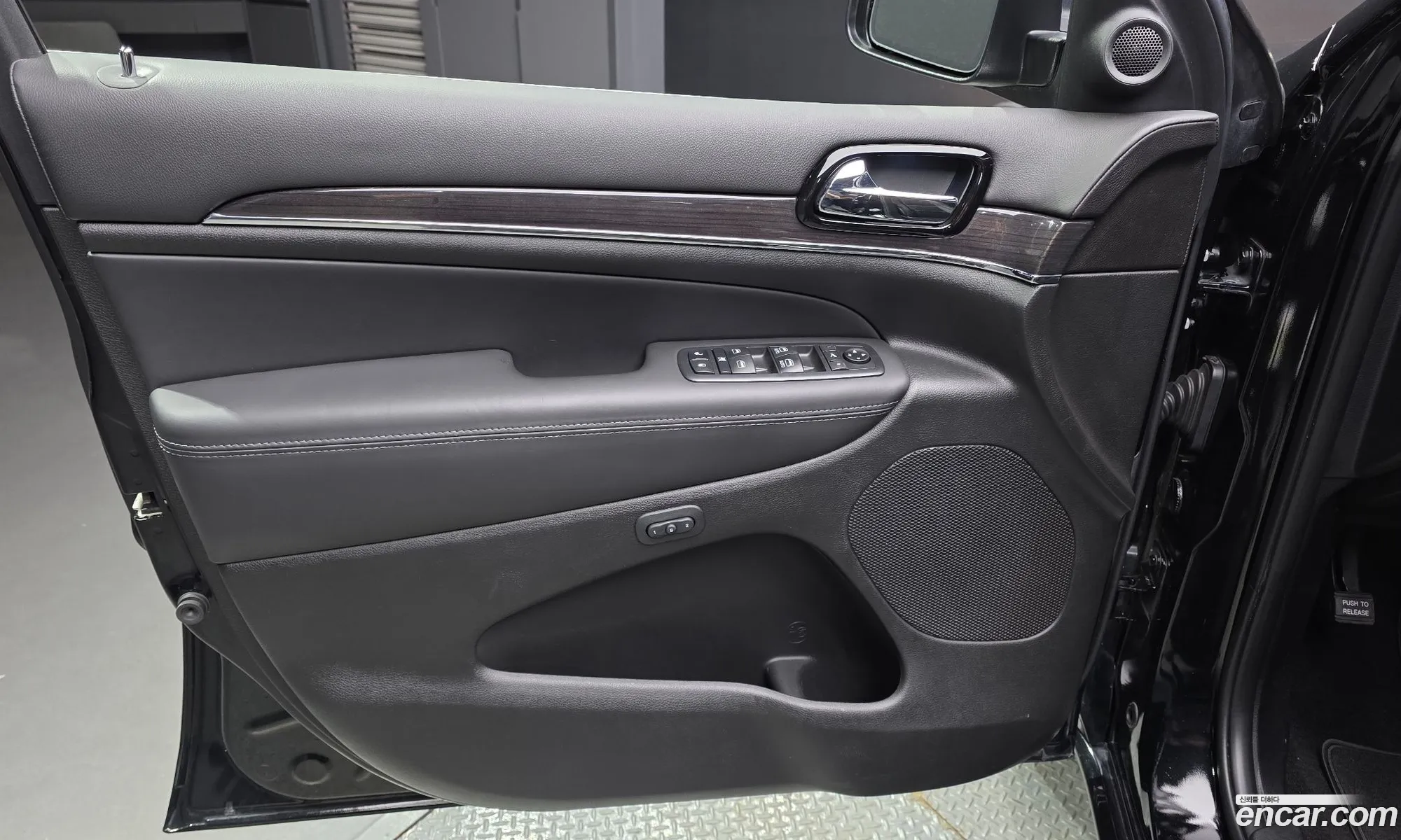 Jeep Grand Cherokee 2020 — 24