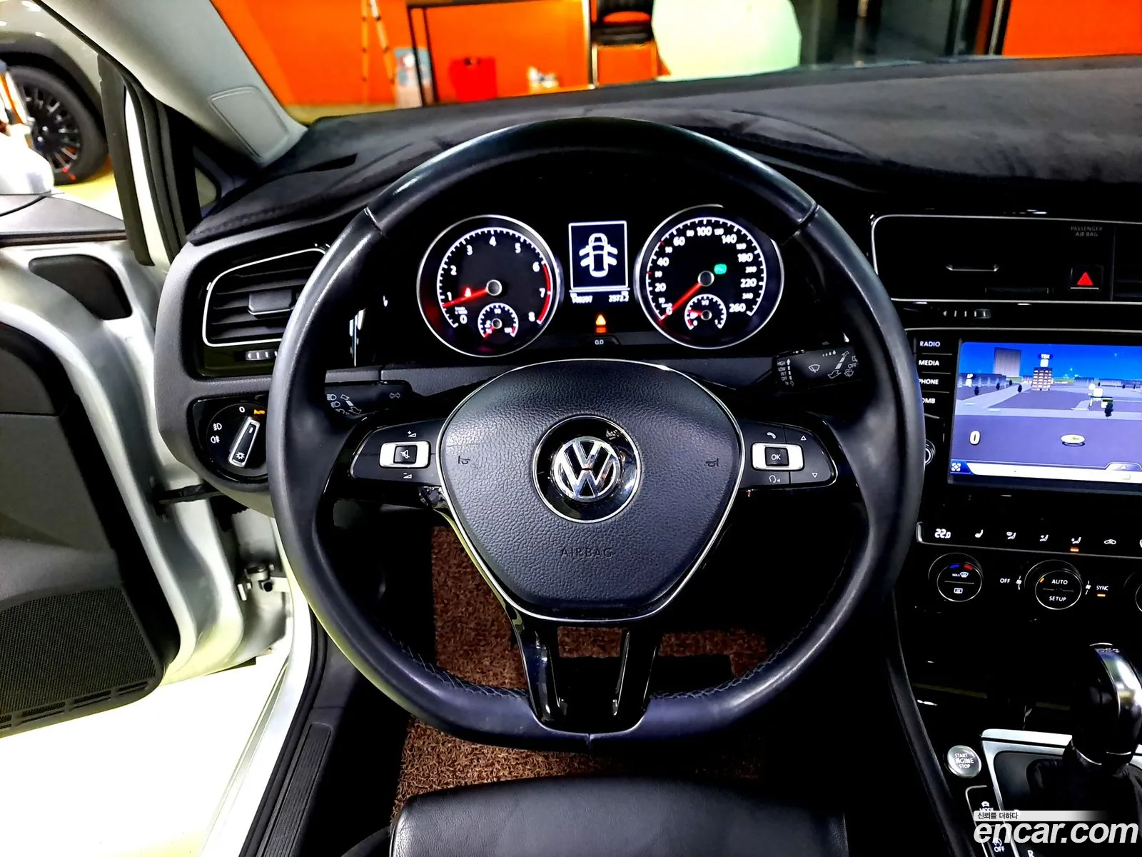 Volkswagen Golf 7th Gen 2014 — 2