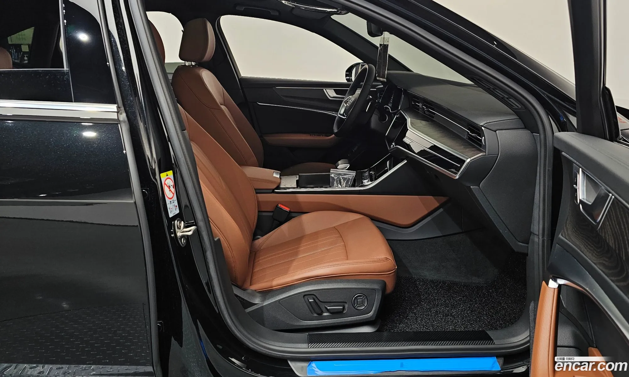 Audi A6 2023 WAUZZZF26PN026218 — 25