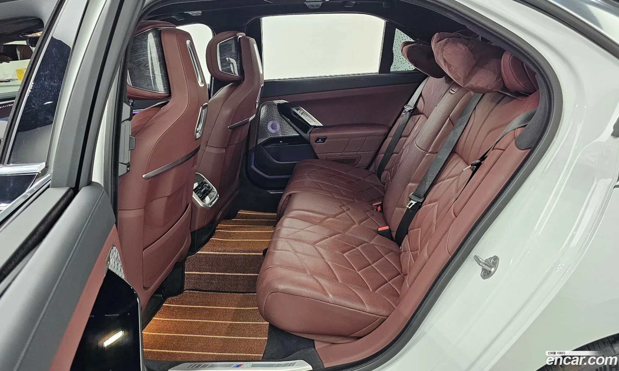 BMW i7 2023 — 15