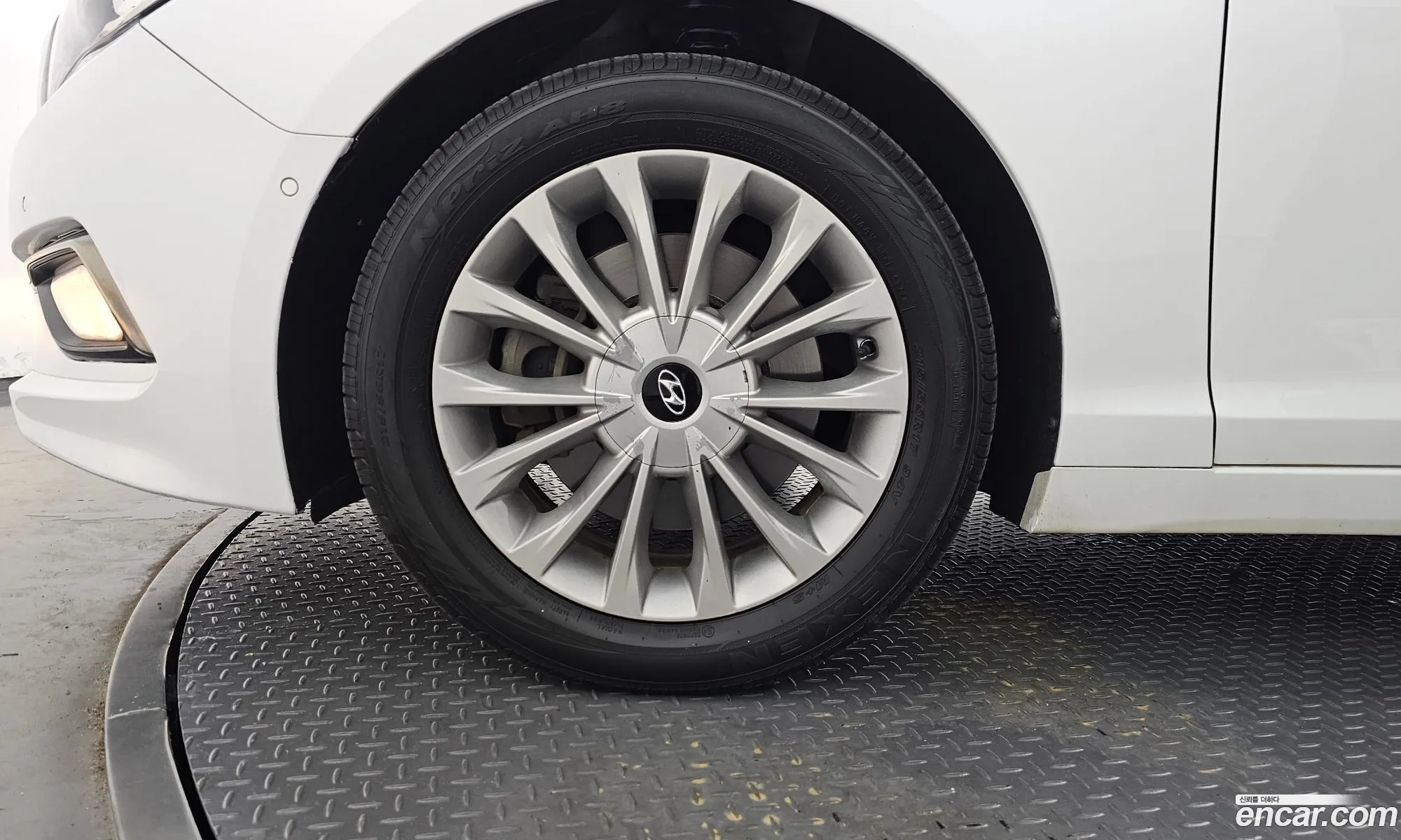 Hyundai LF Sonata 2014 — 13