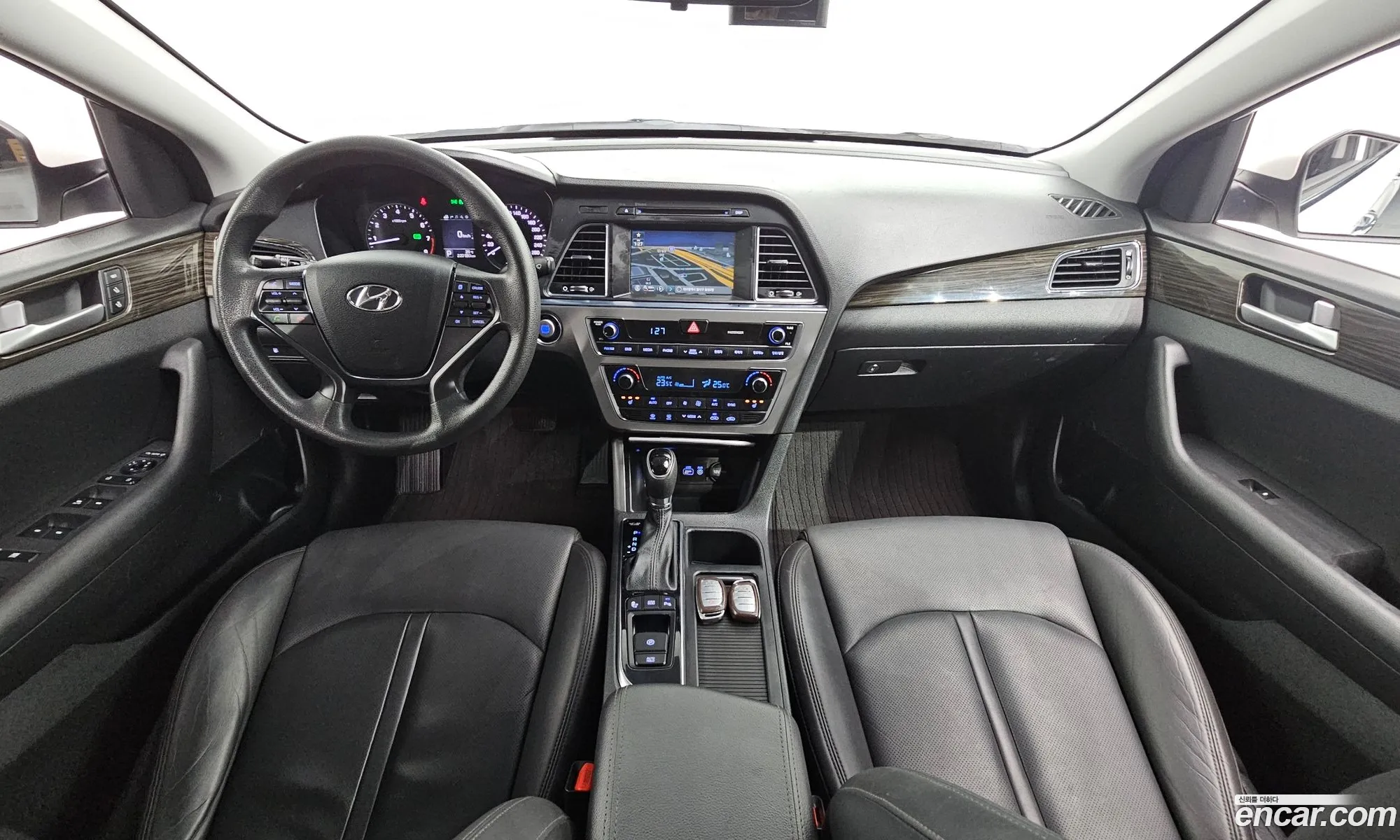 Hyundai LF Sonata 2014 — 10