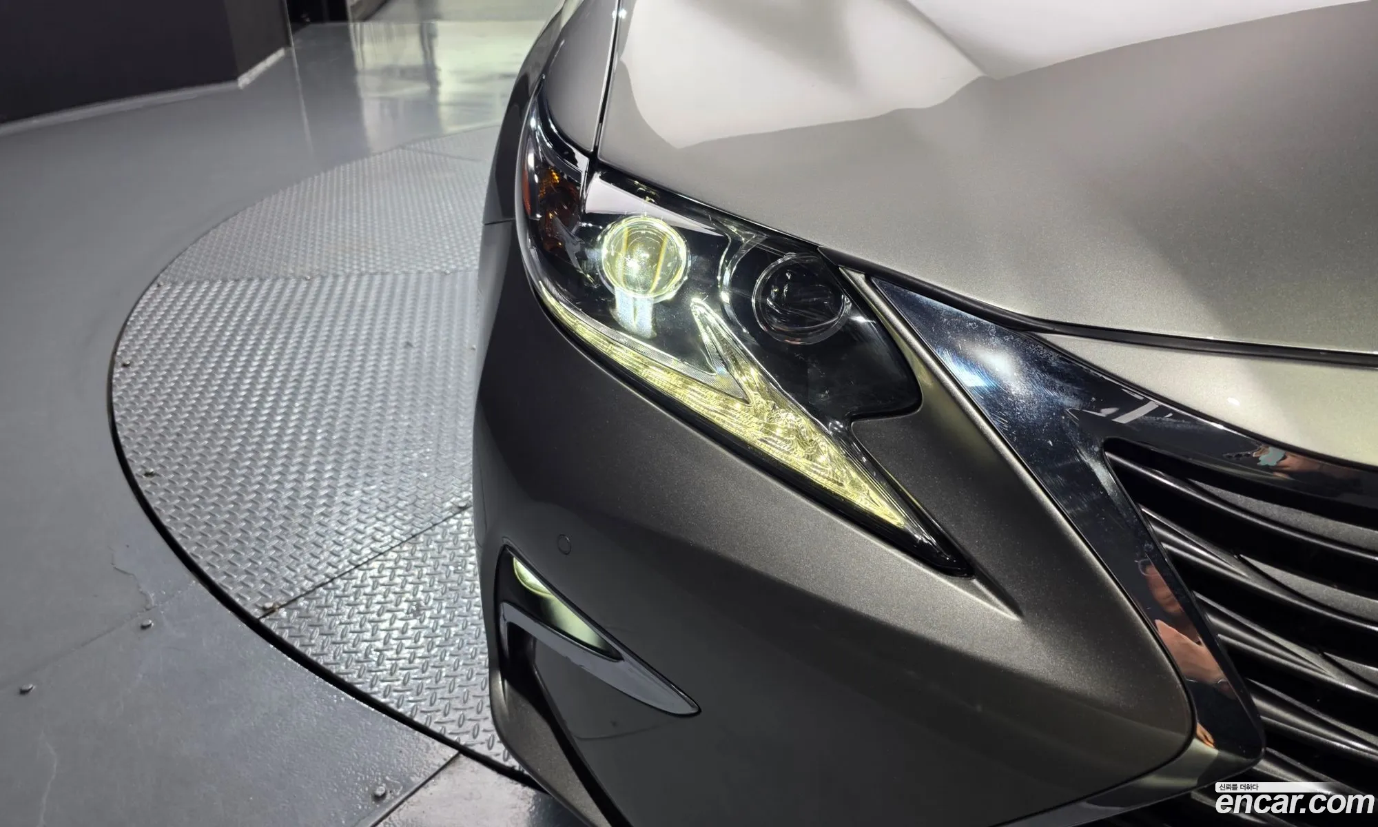 Lexus ES300h 2017 — 31