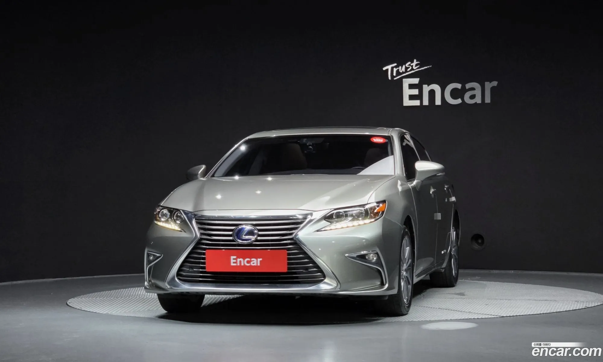 Lexus ES300h 2017 — 4