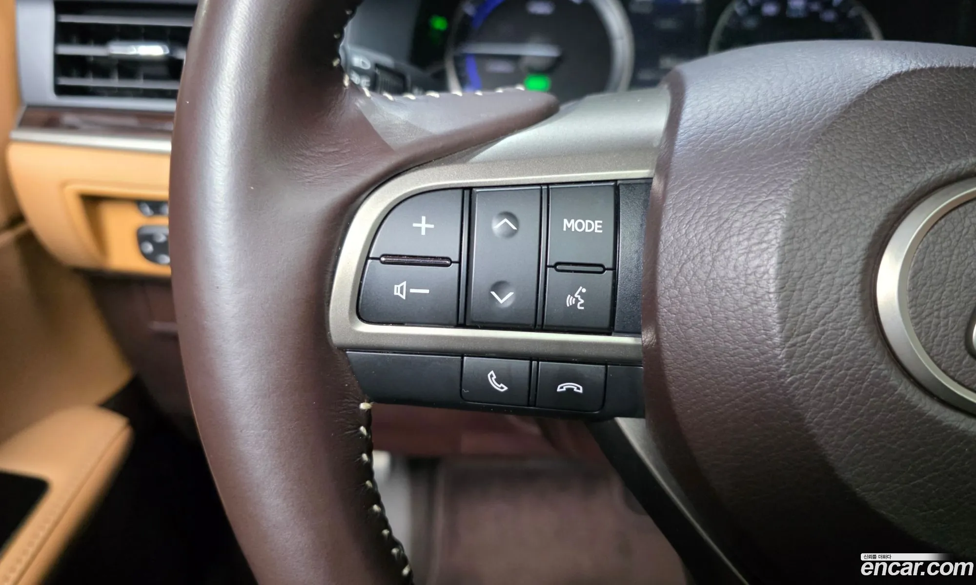 Lexus ES300h 2017 — 30