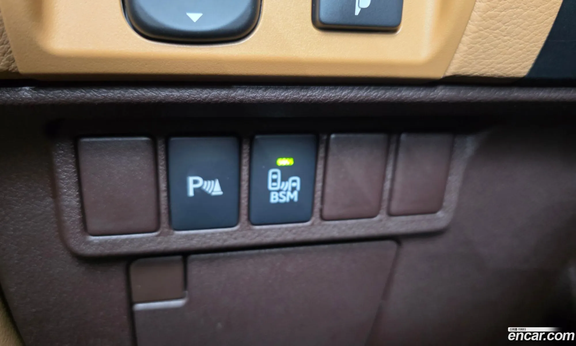 Lexus ES300h 2017 — 12