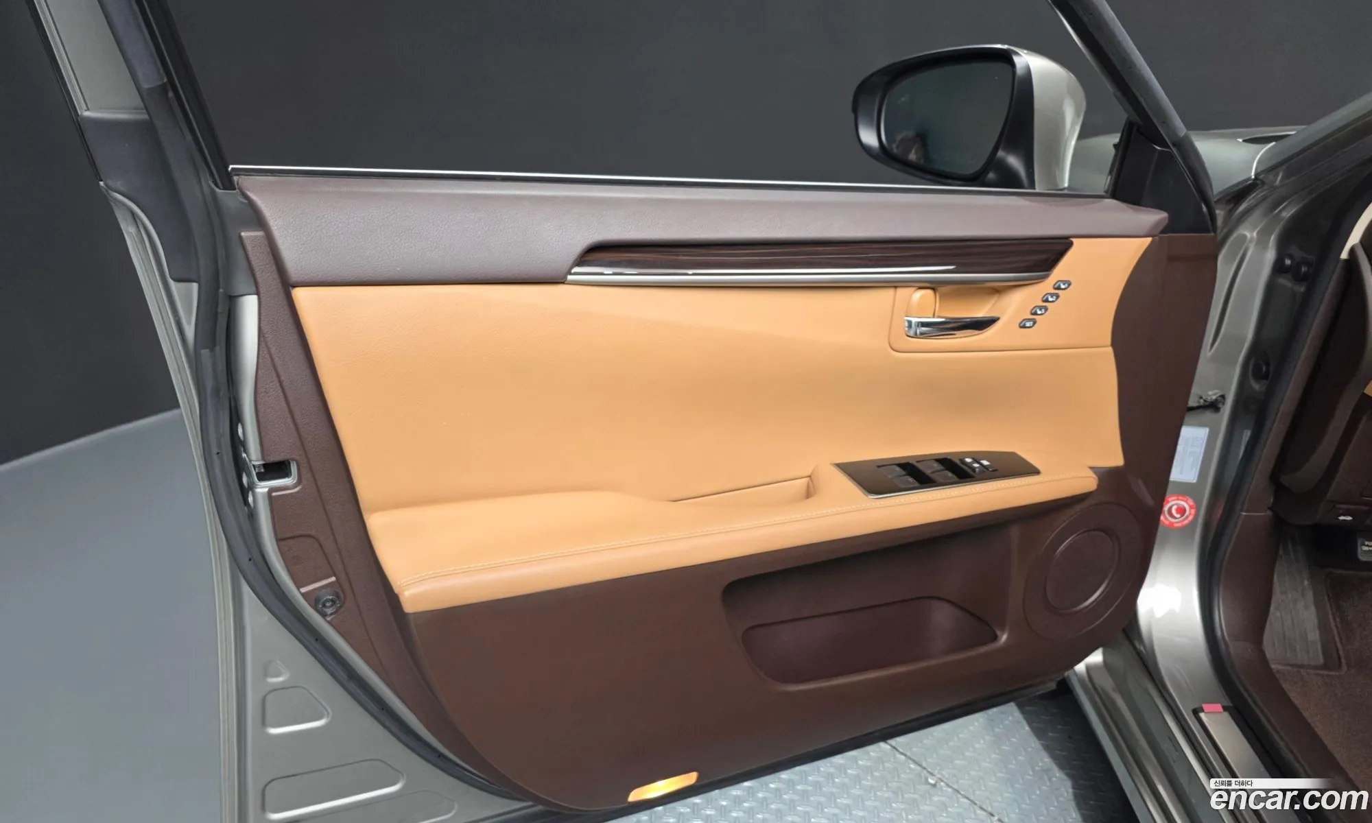 Lexus ES300h 2017 — 27