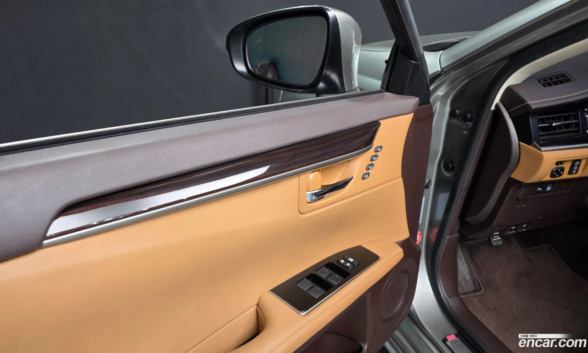 Lexus ES300h 2017 — 15