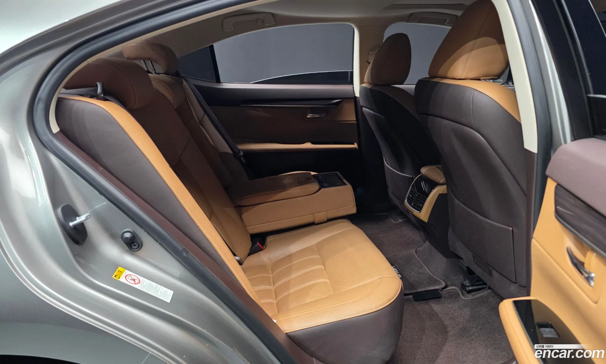 Lexus ES300h 2017 — 14