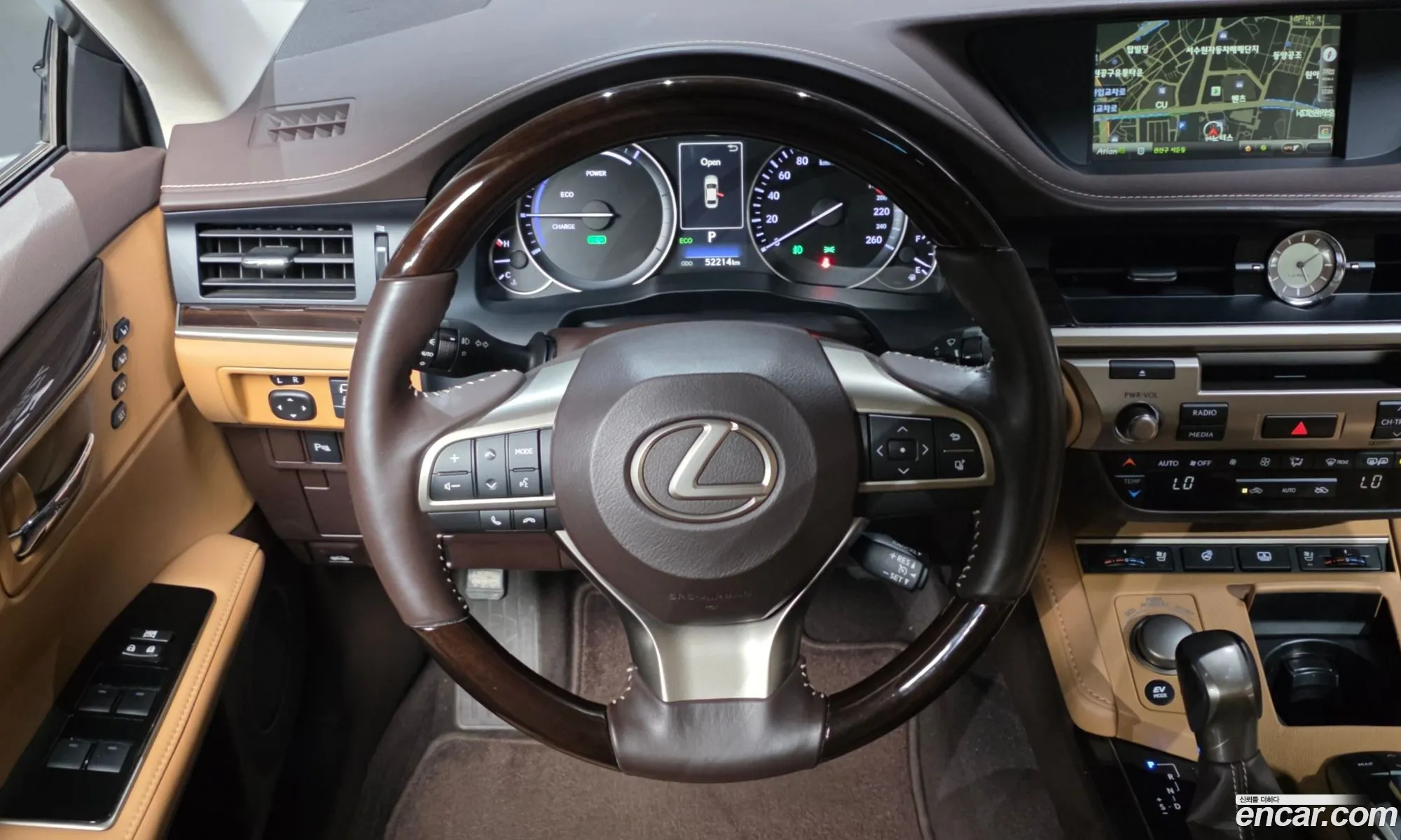 Lexus ES300h 2017 — 19