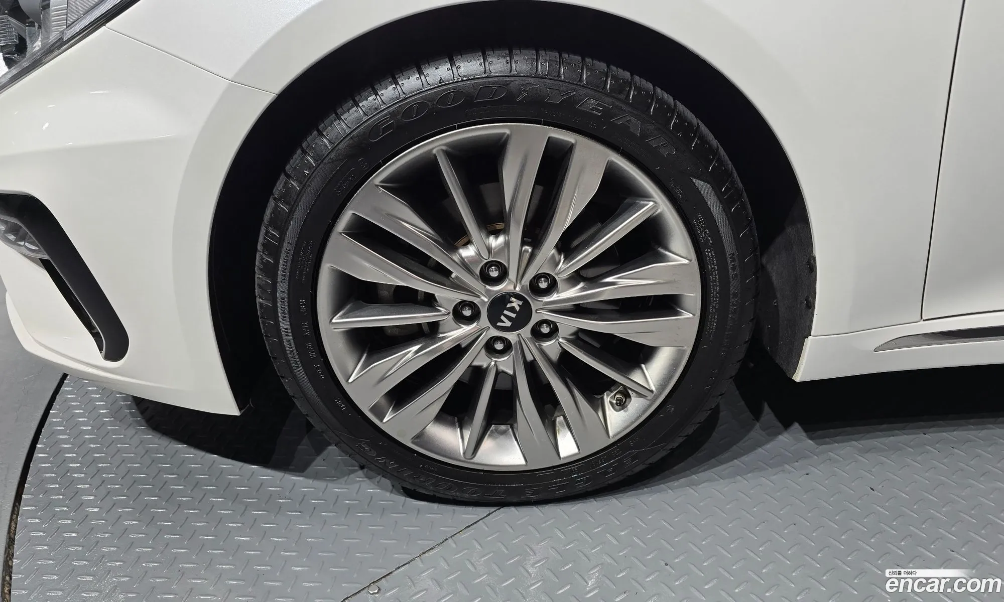 Kia K5 2019 — 8
