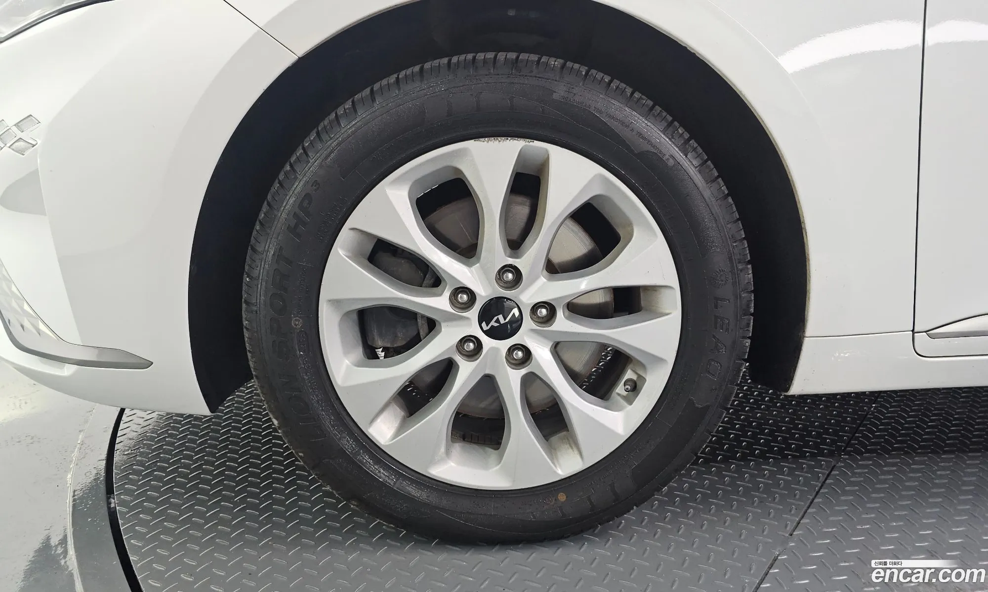 Kia K8 2022 — 17