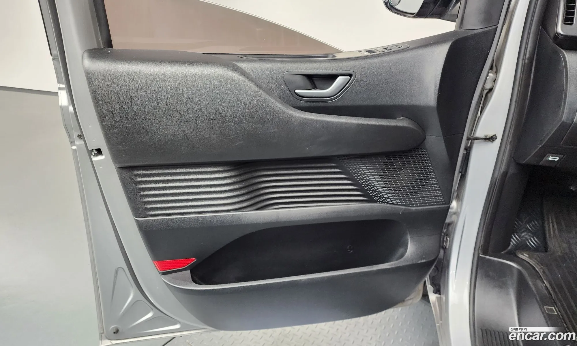 Hyundai Staria 2022 — 27