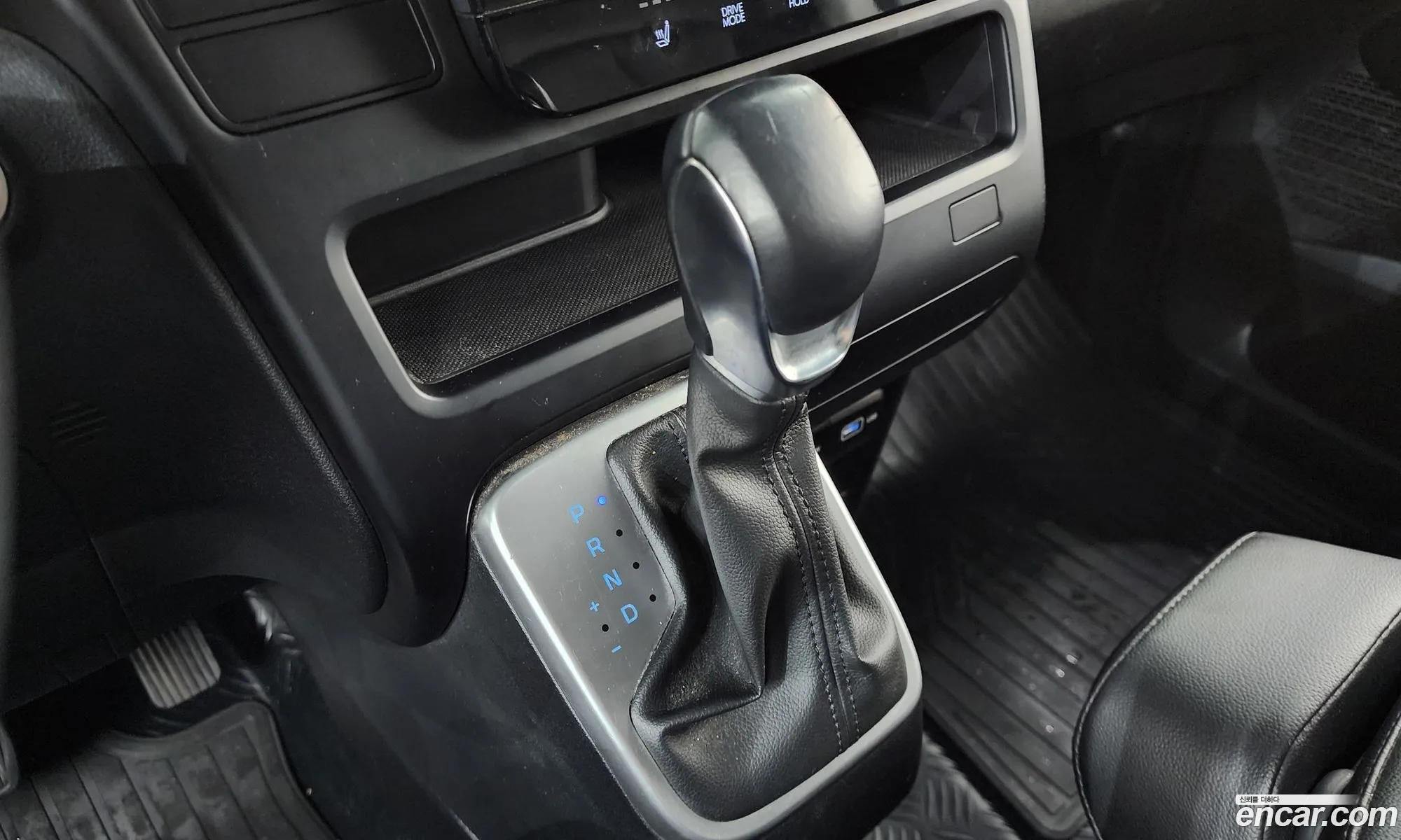 Hyundai Staria 2022 — 3