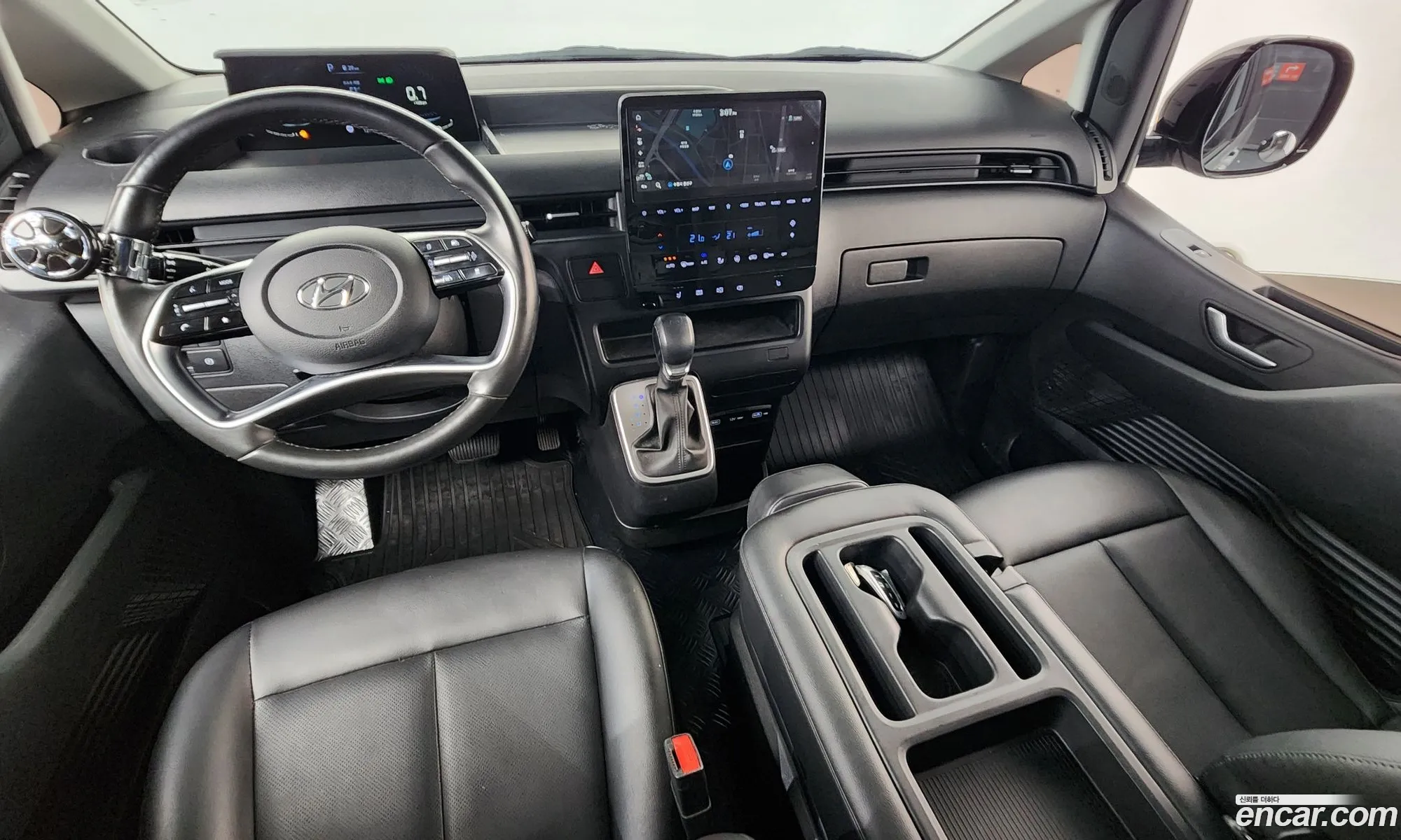 Hyundai Staria 2022 — 14