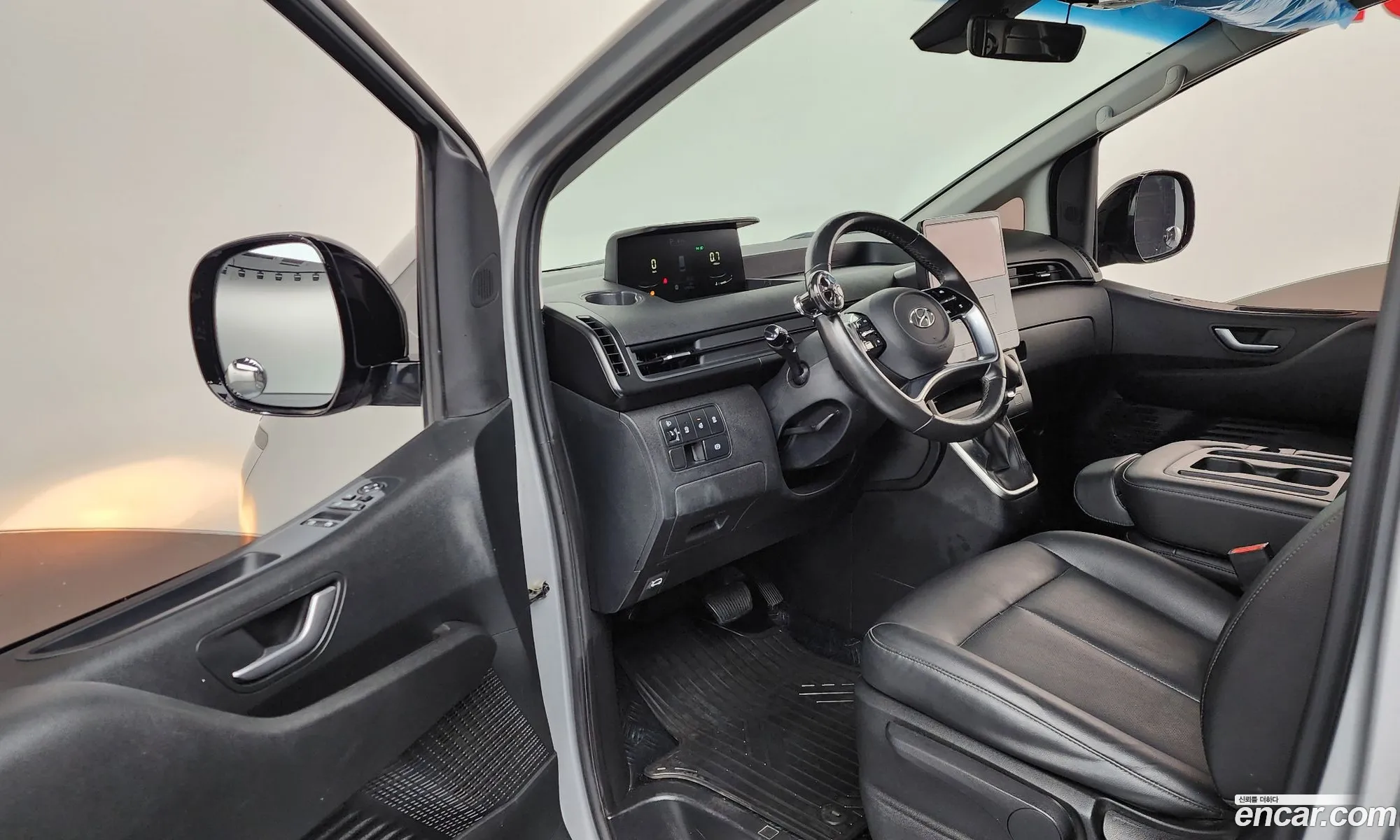 Hyundai Staria 2022 — 11