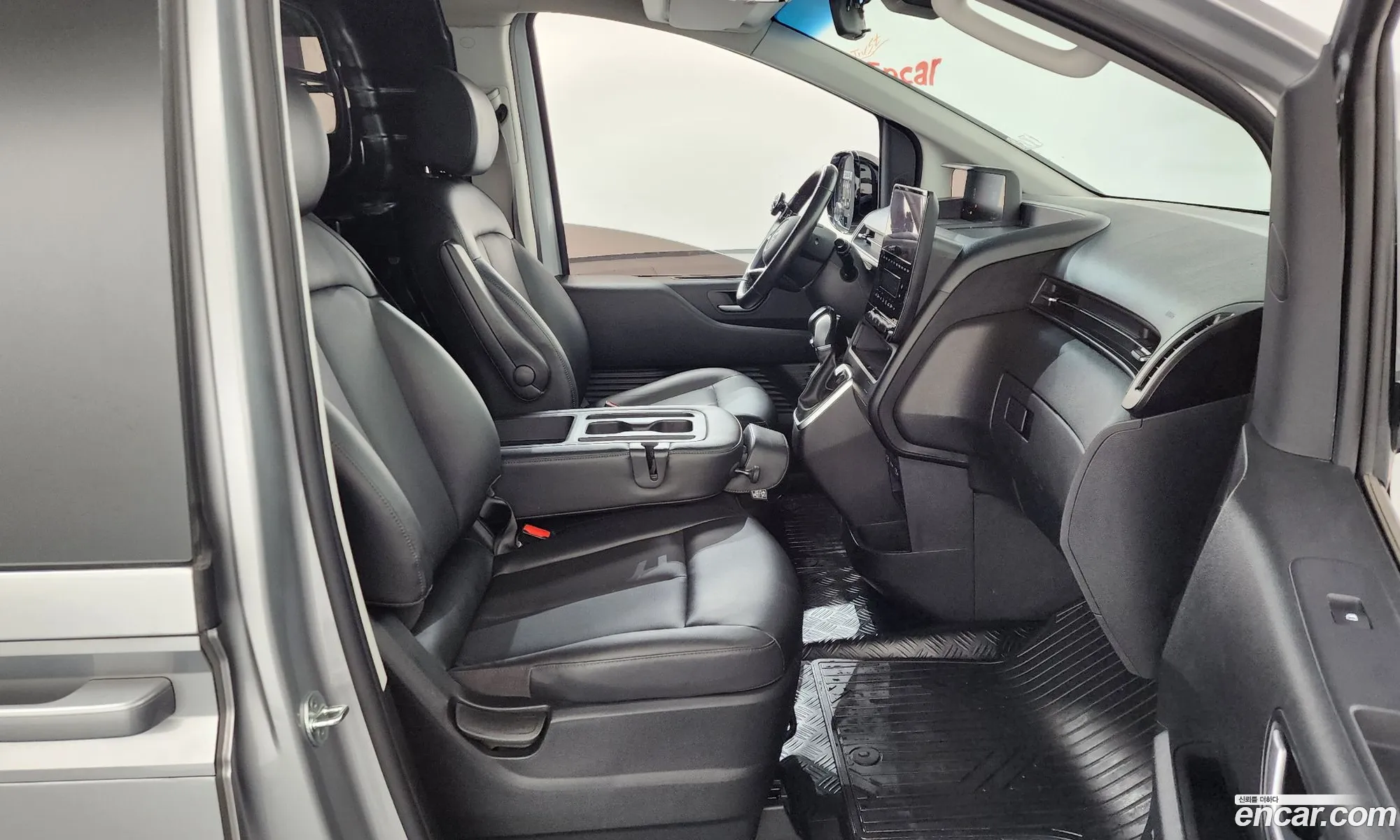 Hyundai Staria 2022 — 10