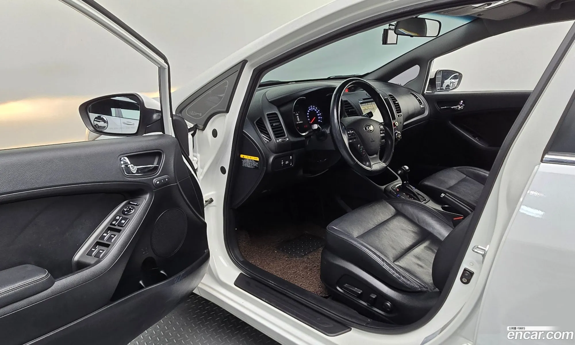 Kia K3 2014 — 9