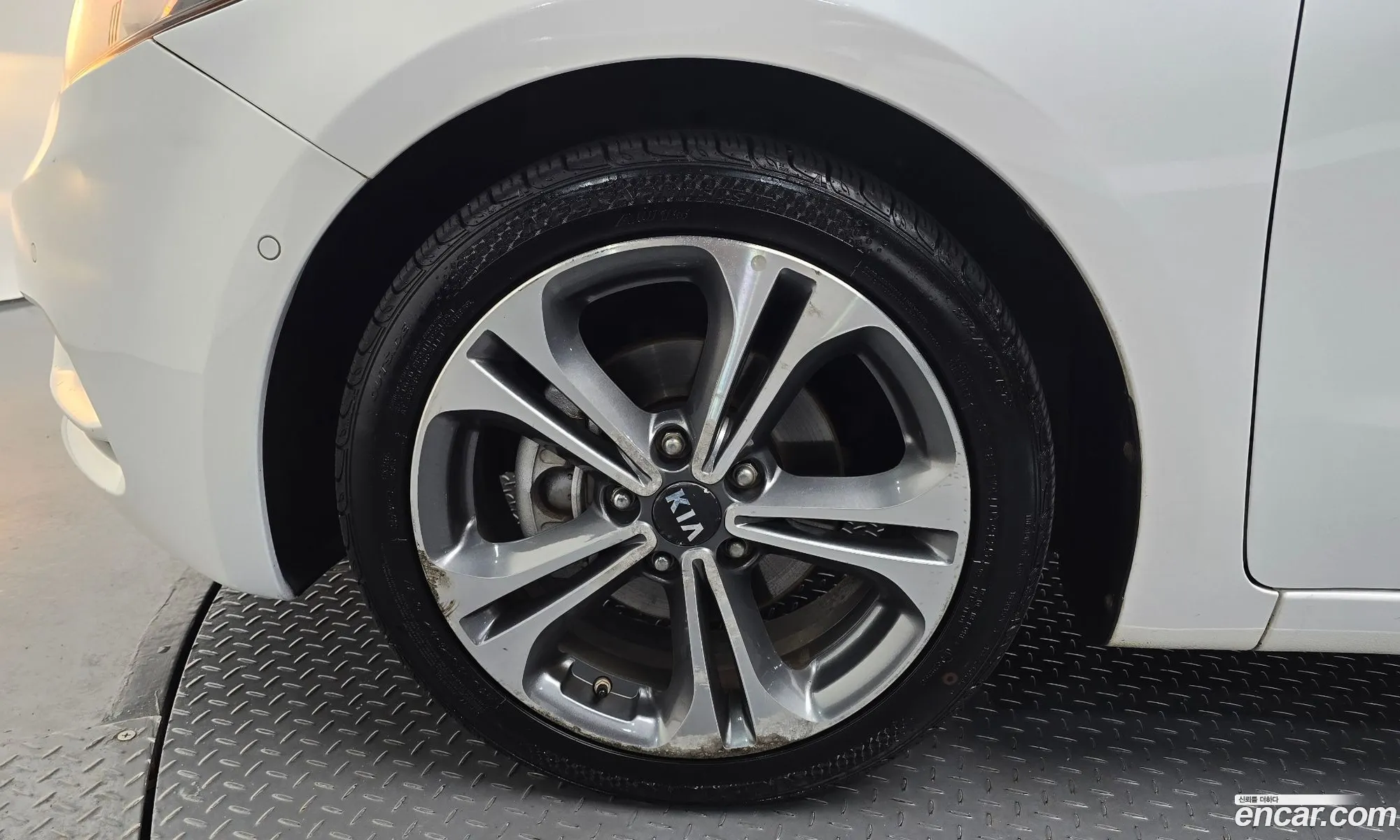 Kia K3 2014 — 10