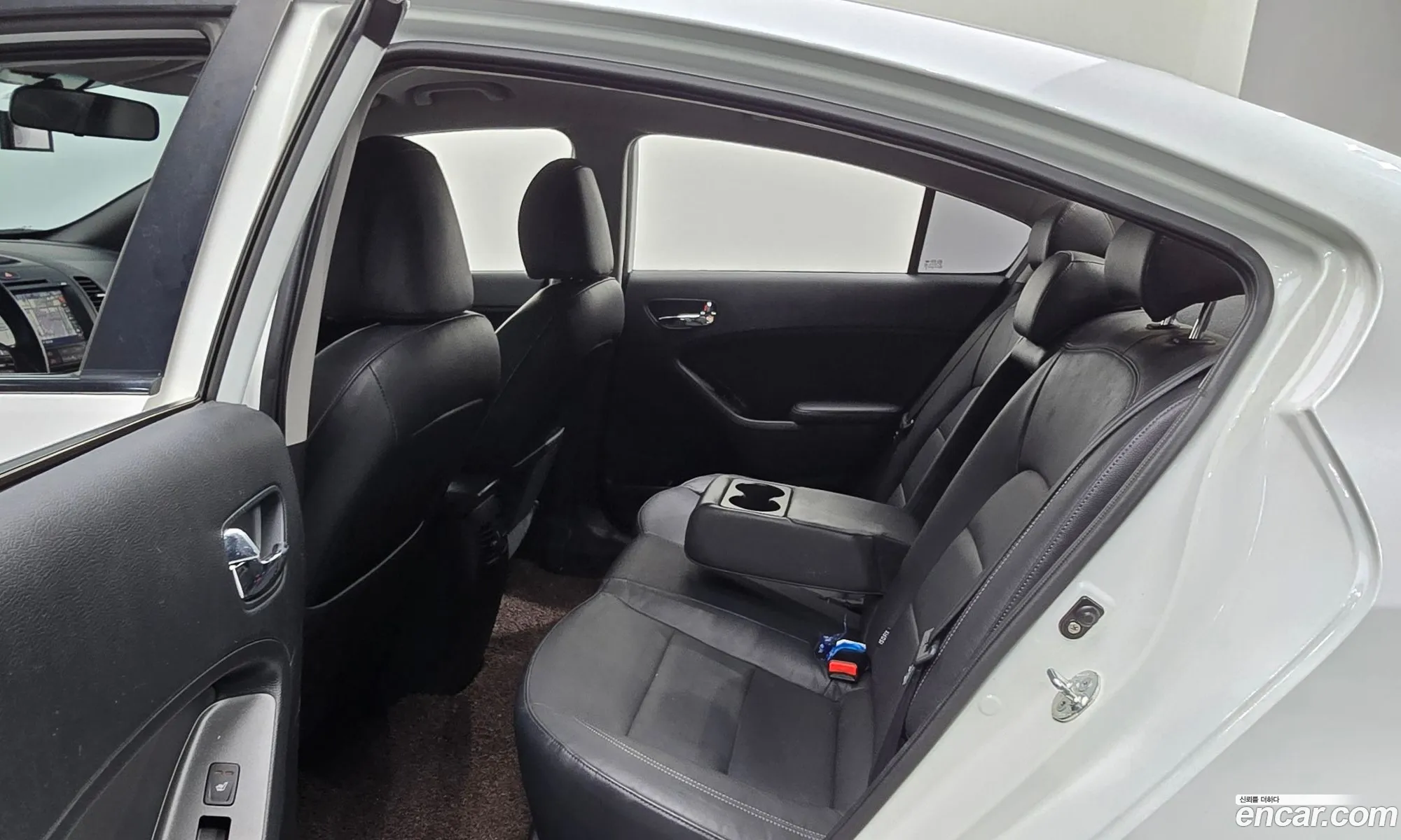 Kia K3 2014 — 19