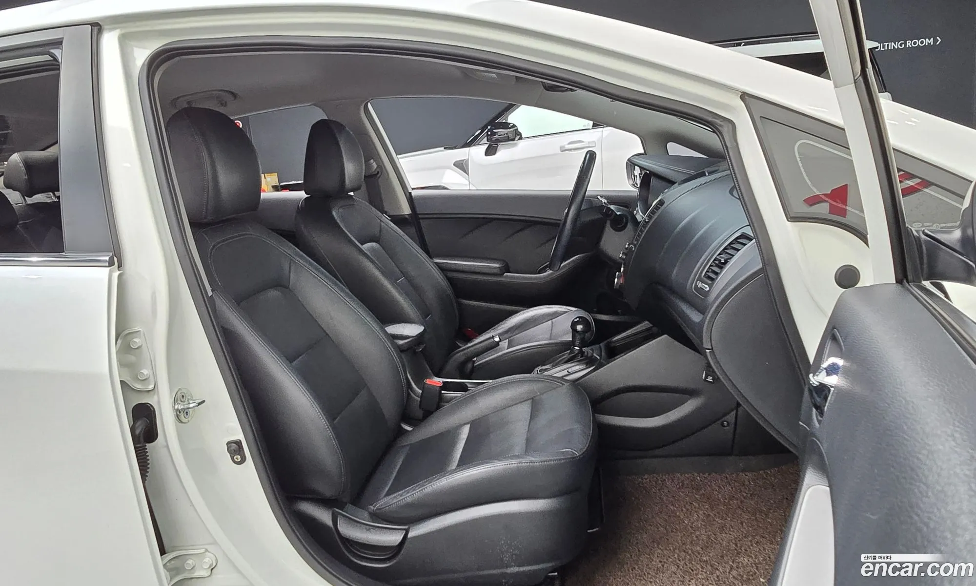 Kia K3 2014 — 12