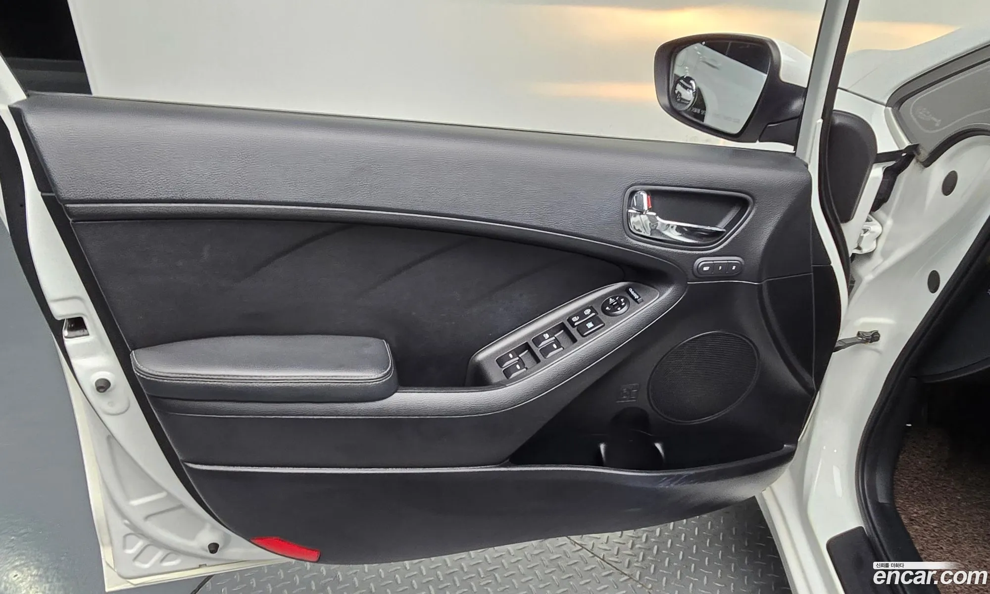Kia K3 2014 — 25