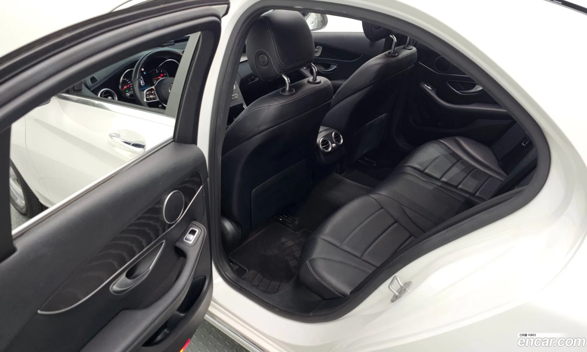 Mercedes-Benz C-Class W205 2019 — 12