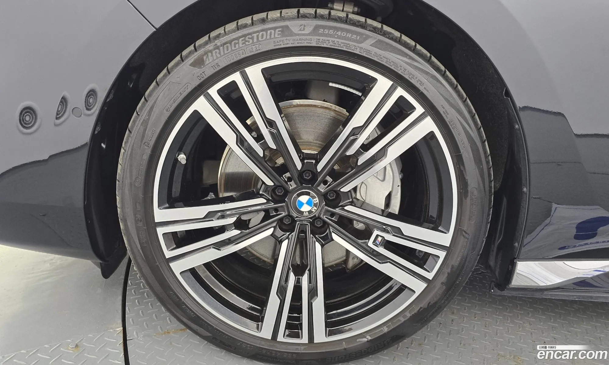 BMW i7 2025 — 24