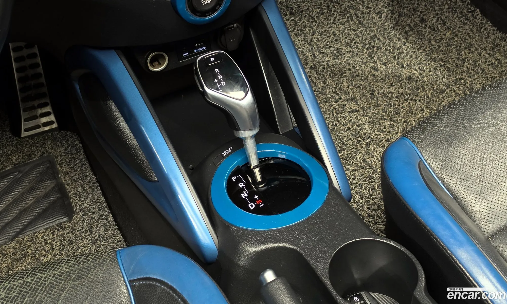 Hyundai Veloster 2013 — 16