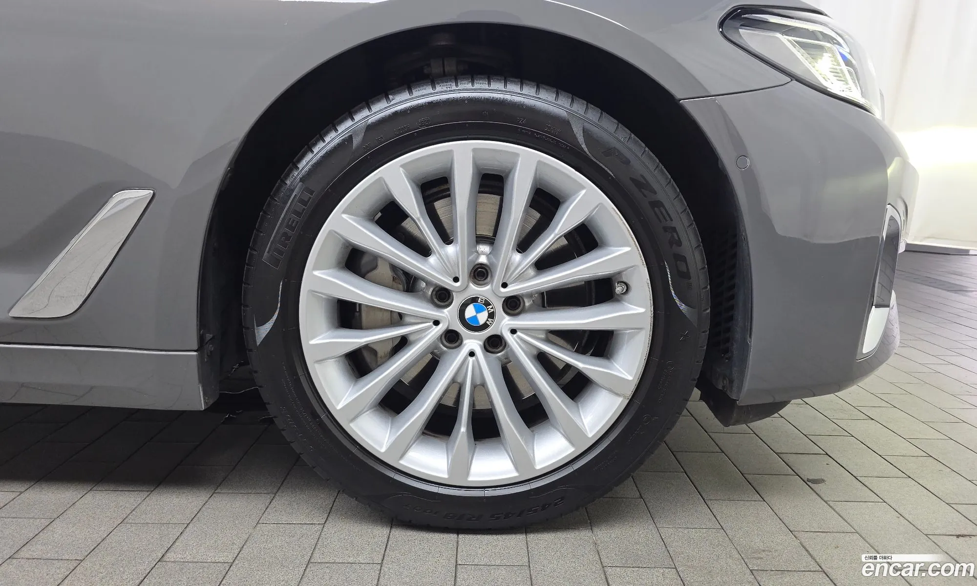 BMW 5 Series 2021 — 15