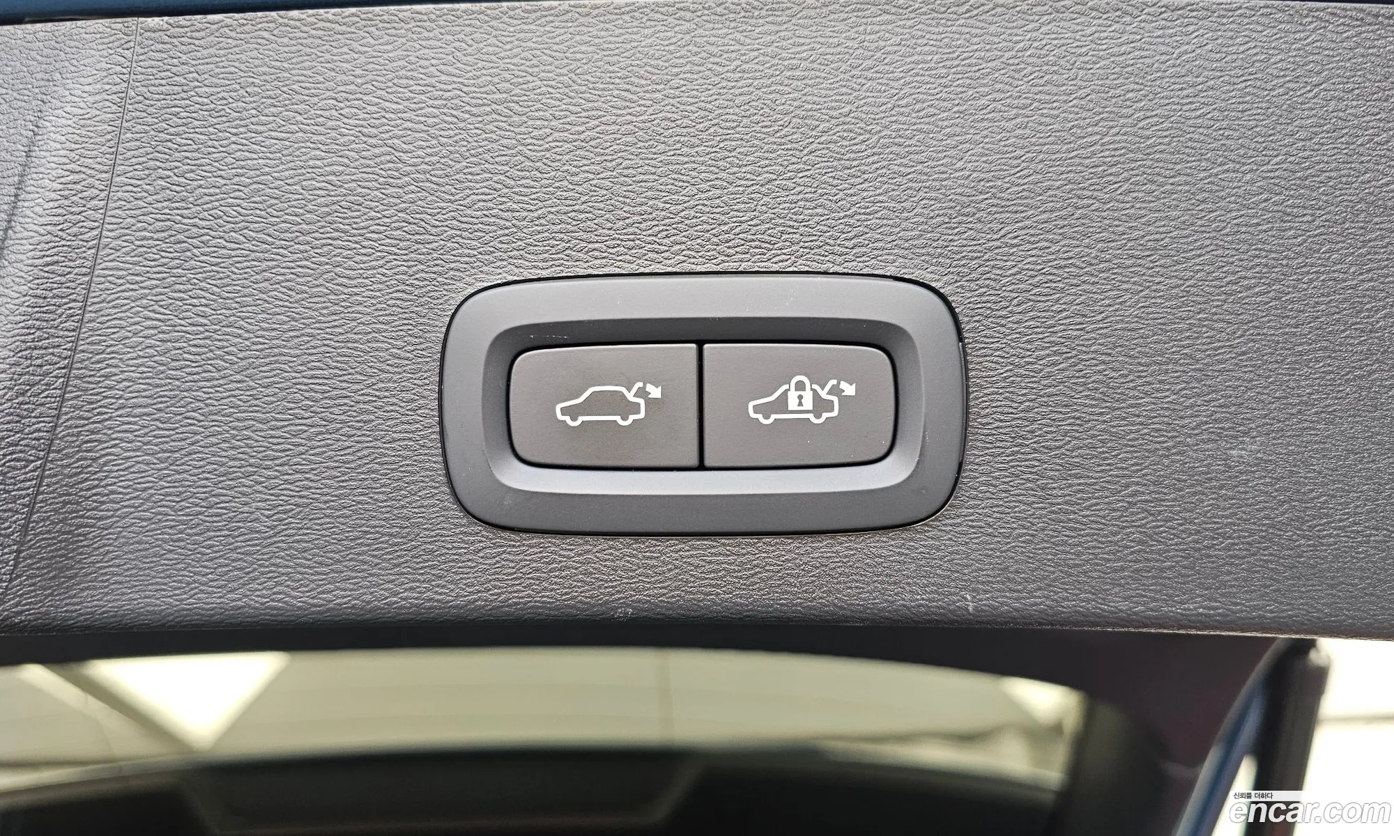 Volvo XC40 2025 — 8