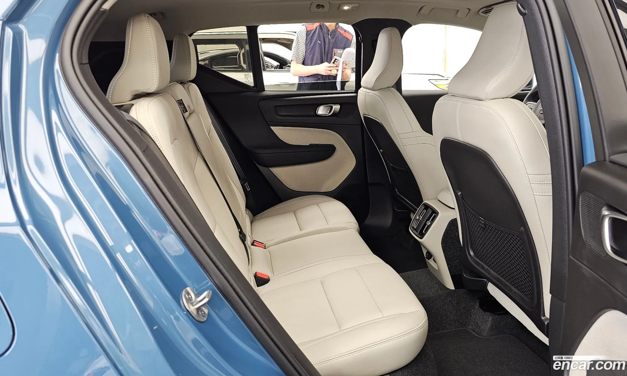 Volvo XC40 2025 — 17