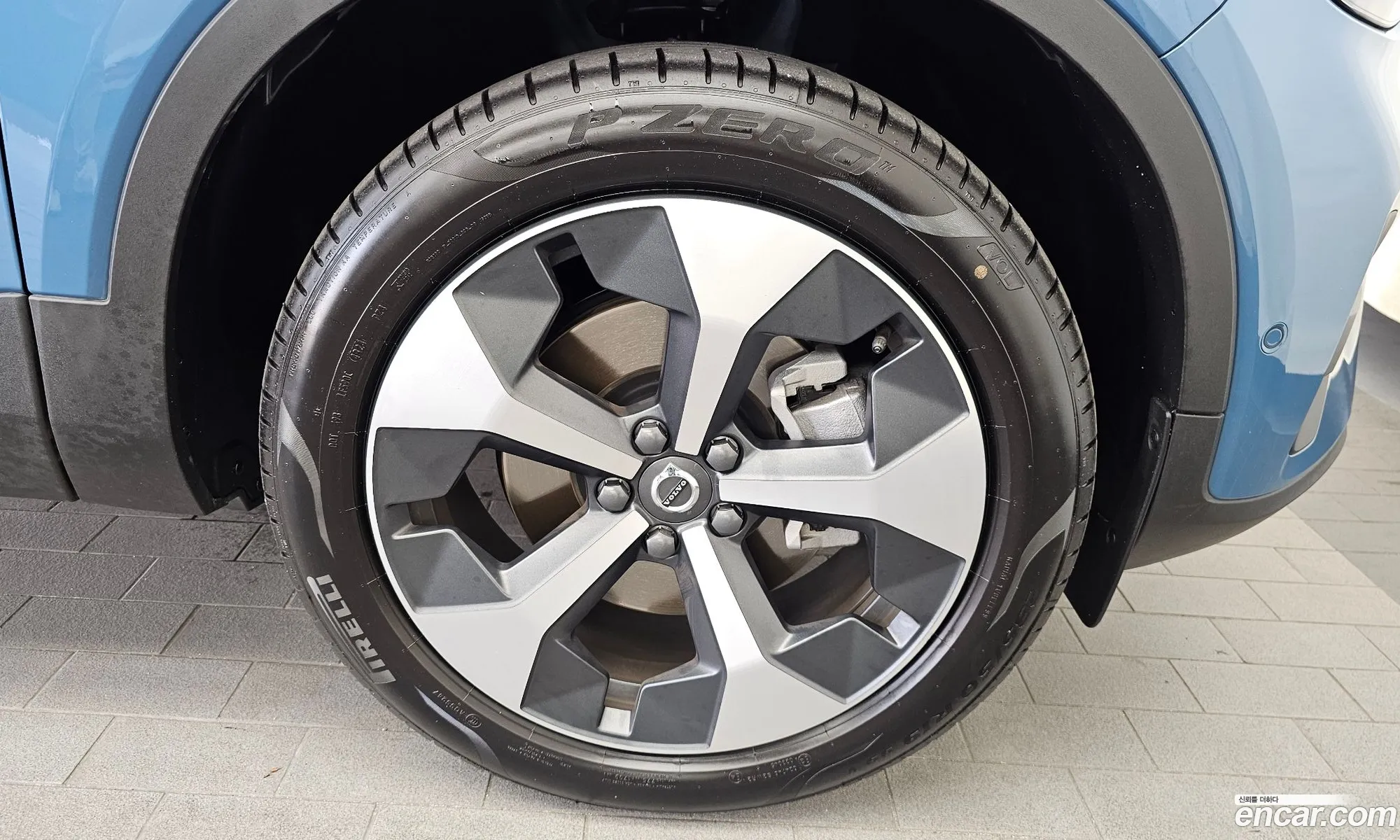Volvo XC40 2025 — 12