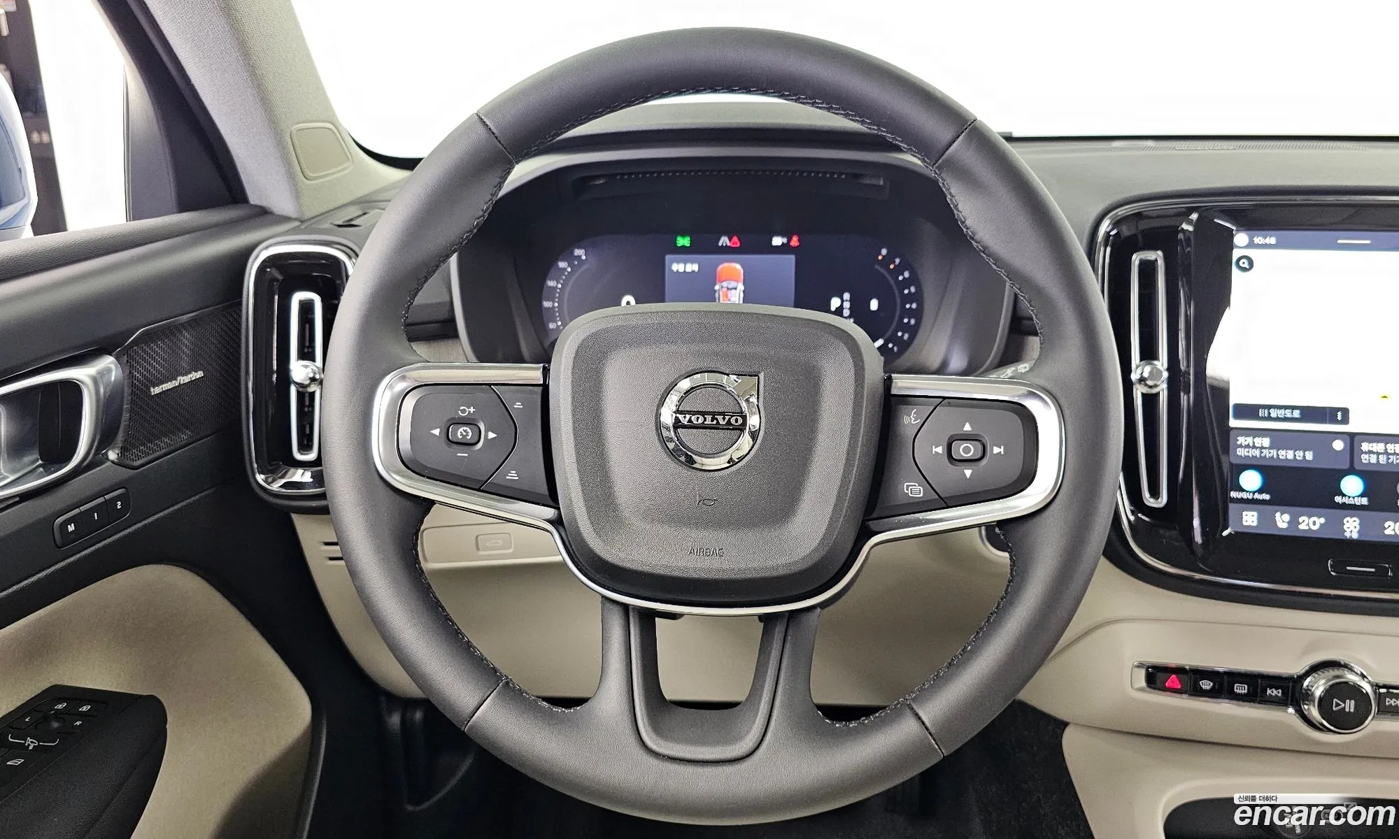 Volvo XC40 2025 — 19