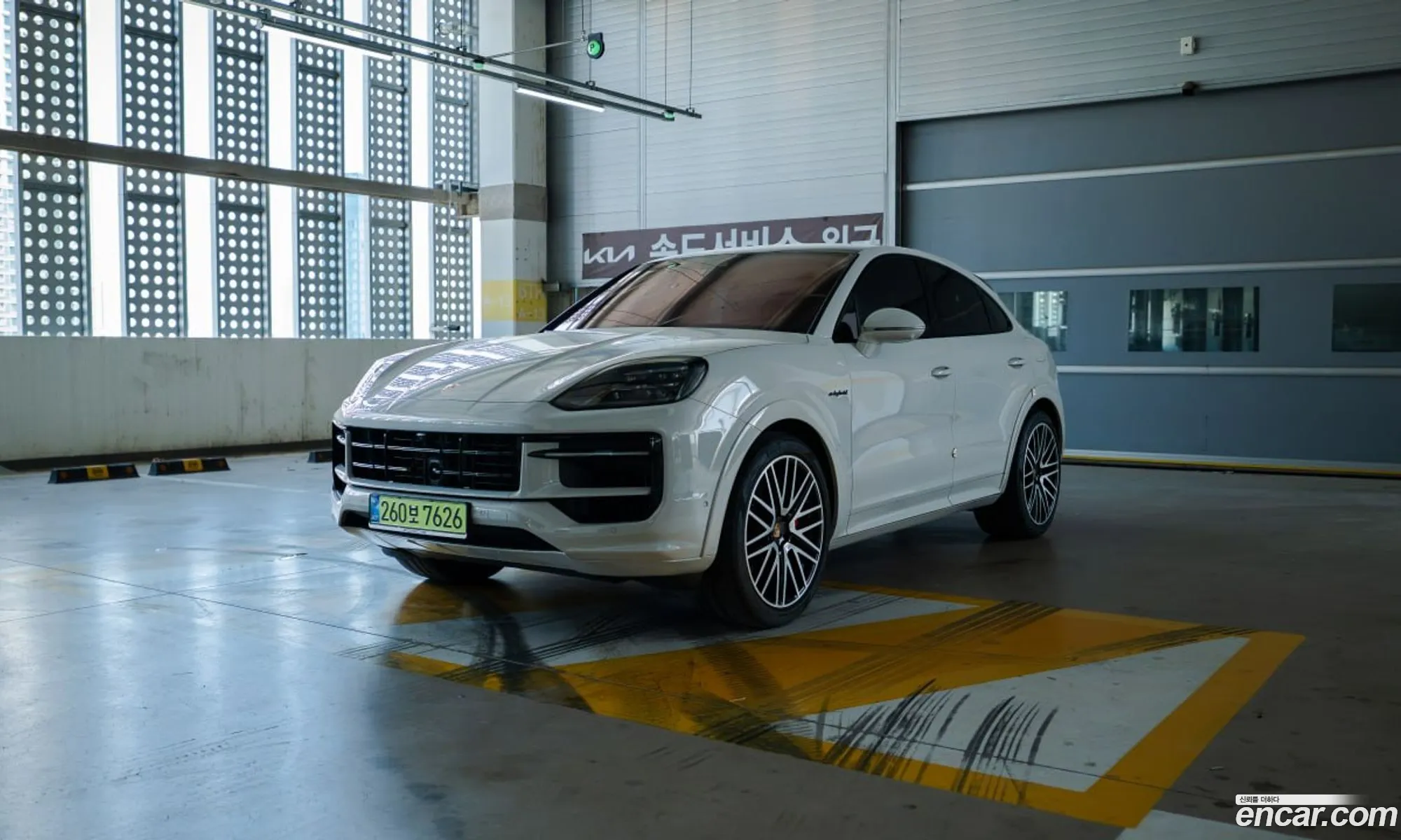 Porsche Cayenne 2025 — 14