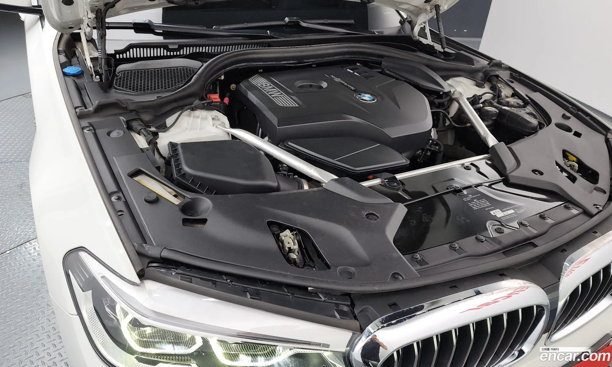 BMW 5 Series 2018 WBAJD9103JWC83150 — 18
