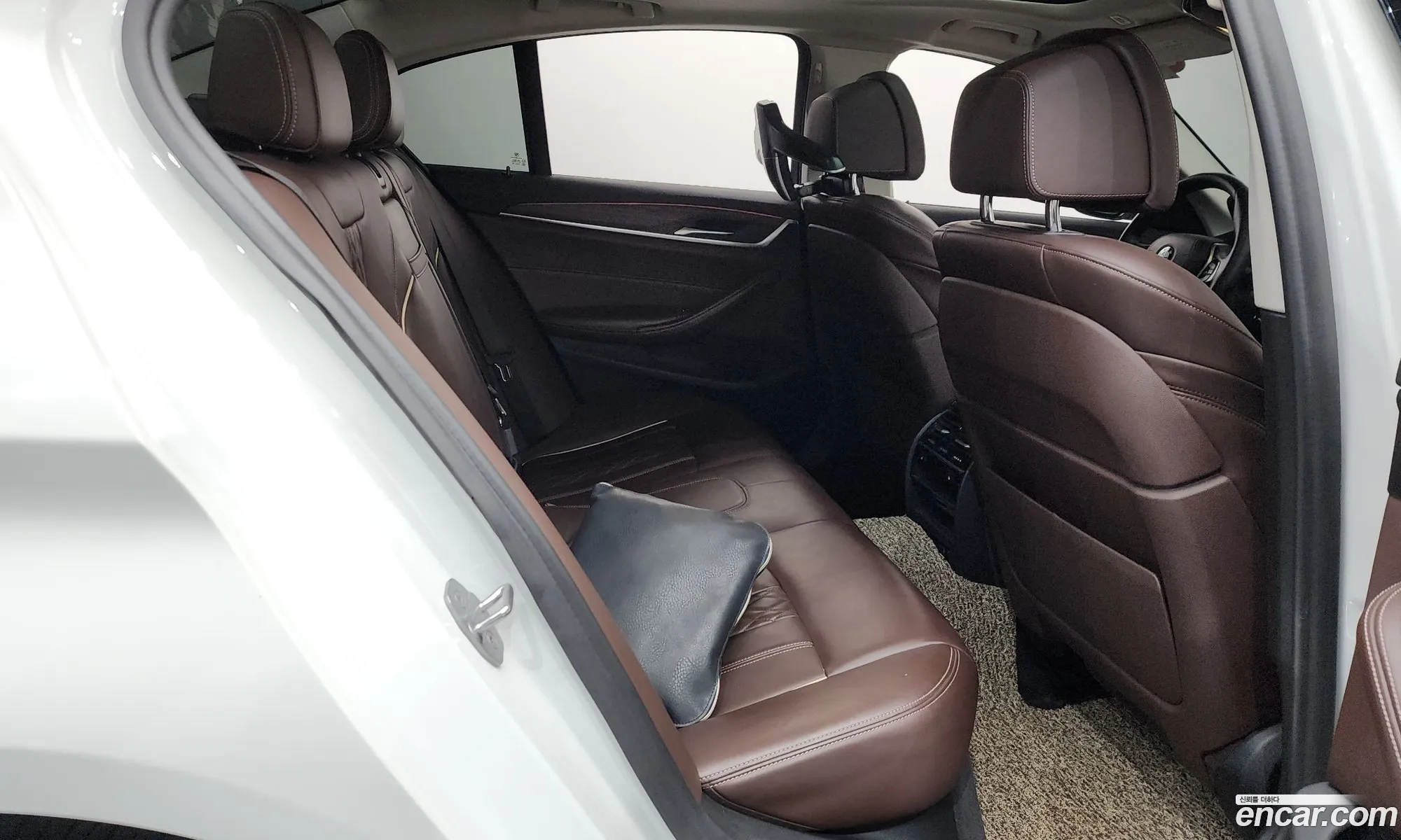 BMW 5 Series 2018 WBAJD9103JWC83150 — 16