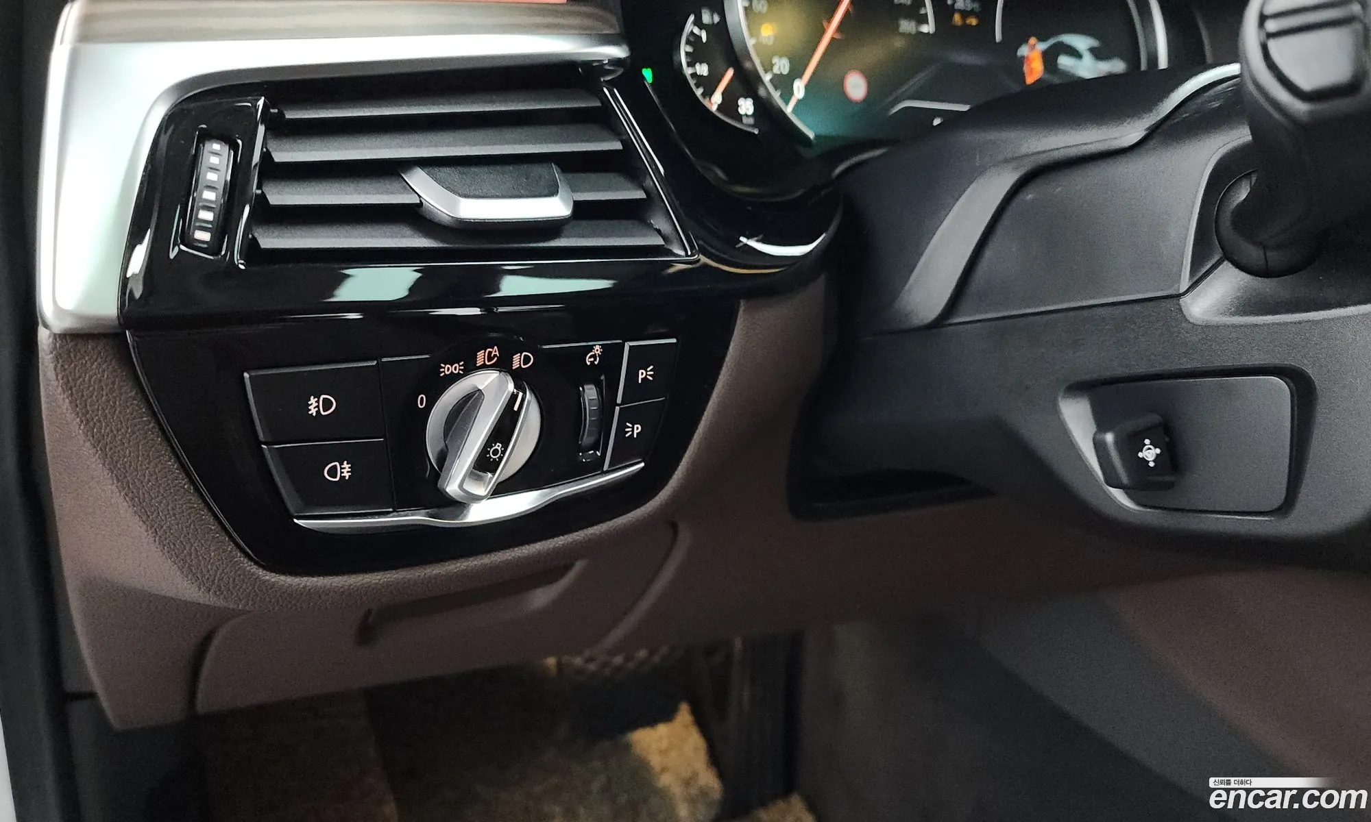 BMW 5 Series 2018 WBAJD9103JWC83150 — 14