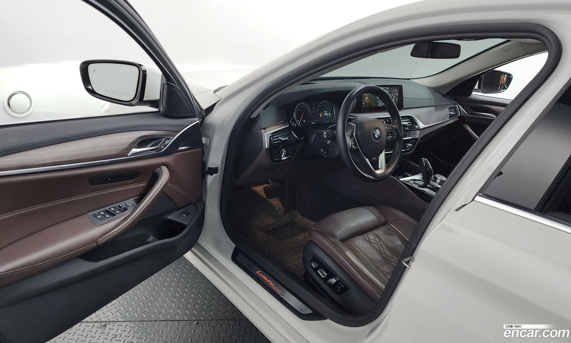 BMW 5 Series 2018 WBAJD9103JWC83150 — 13