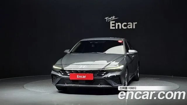 Hyundai Elantra 2025 — 2
