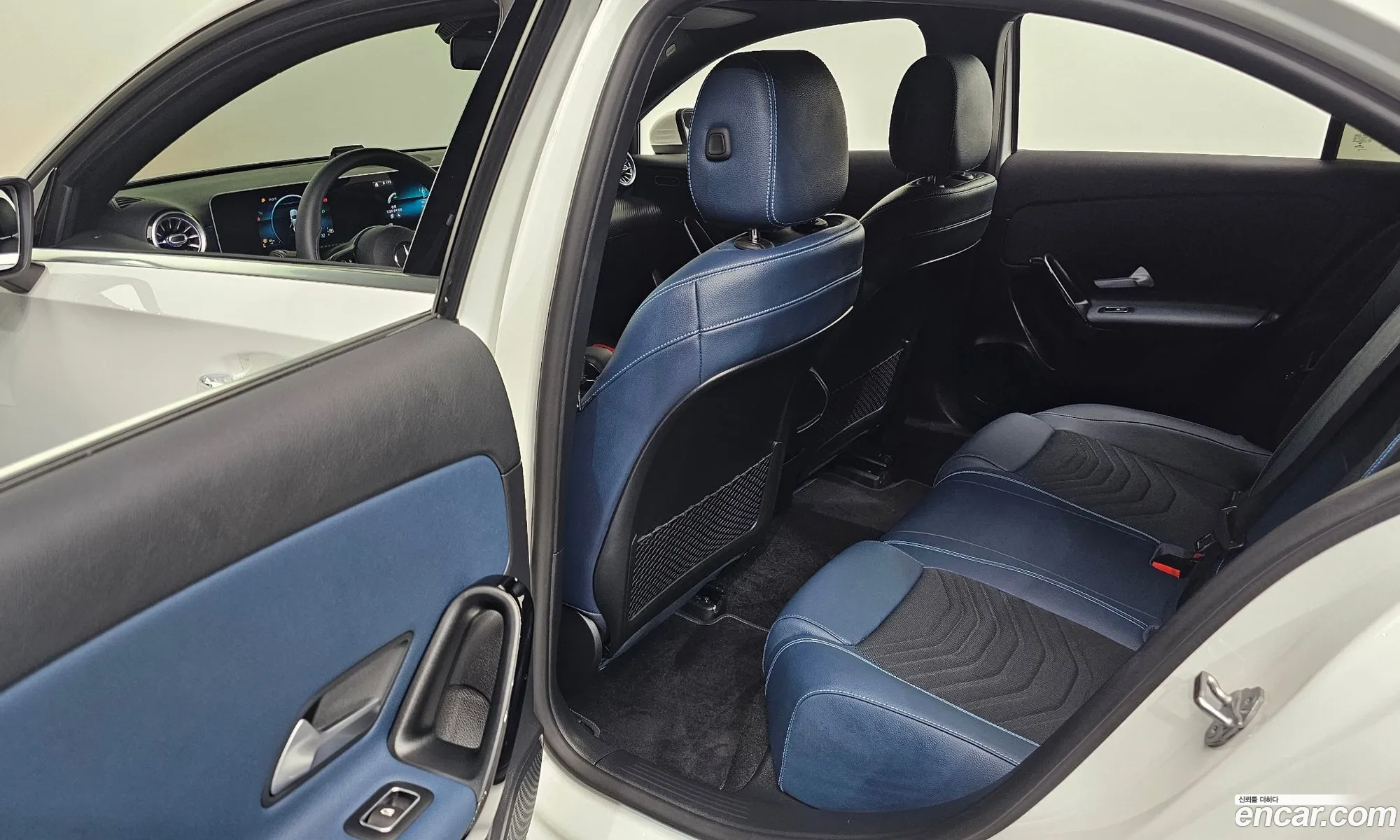 Mercedes-Benz A-Class W177 2020 — 18