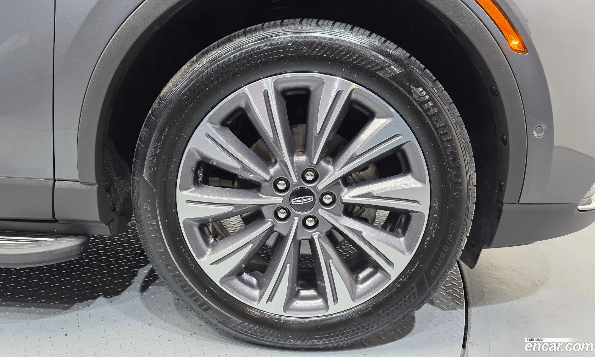 Lincoln Corsair 2021 5LMCJ2D93MUL02548 — 19